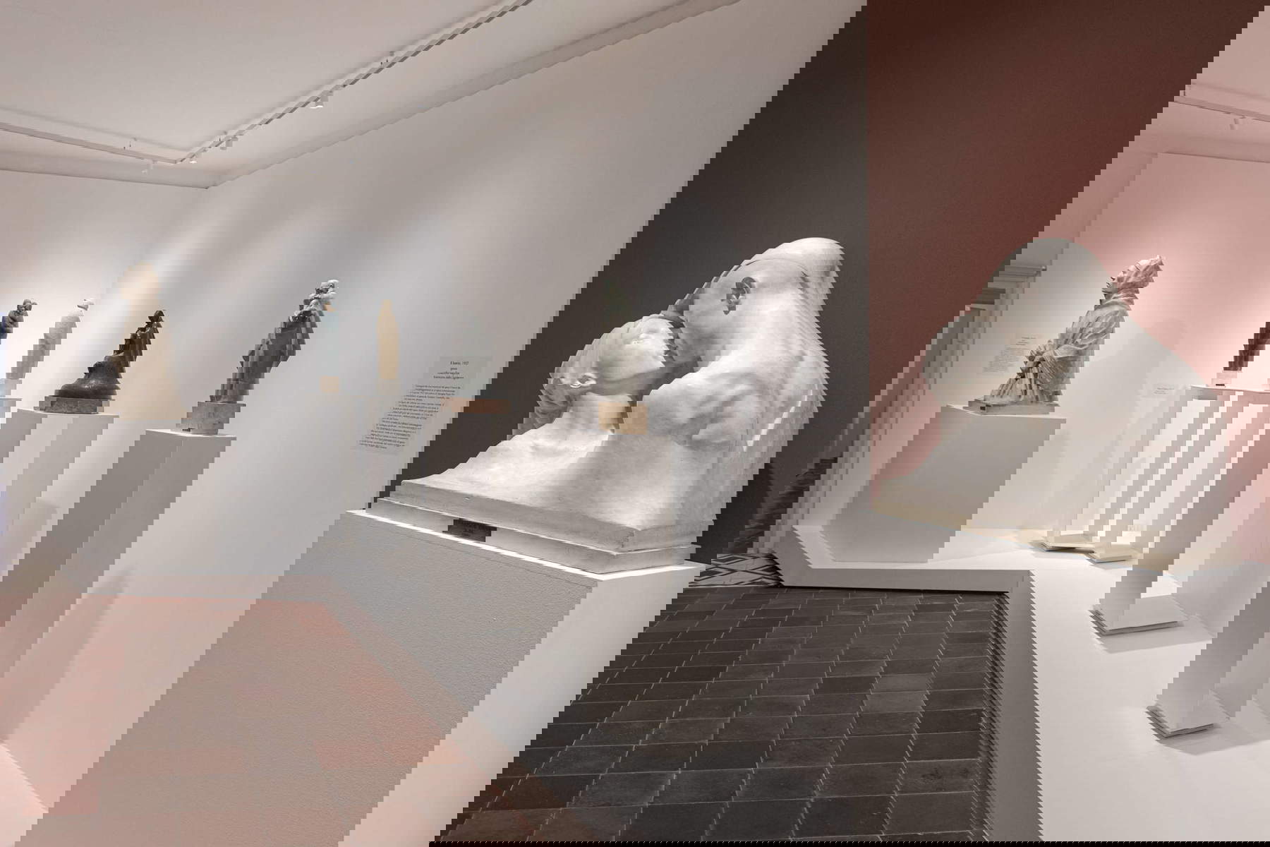 Allestimenti della mostra Francesco Ciusa, la forma del mito. Foto: Nelly Dietzel