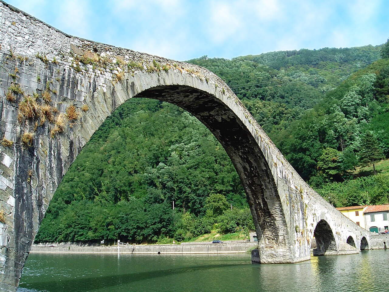 L'arco grande del ponte. Foto: Wikimedia/Fabiana