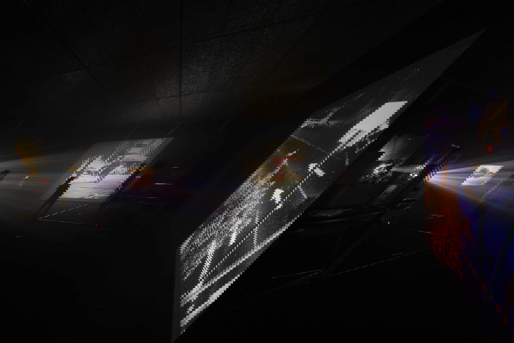 Allestimenti della mostra Sue&ntilde;o Perro. Foto: DSL Studio &ndash; Delfino Sisto Legnani e Melania Dalle Grave. Su concessione di Fondazione Prada