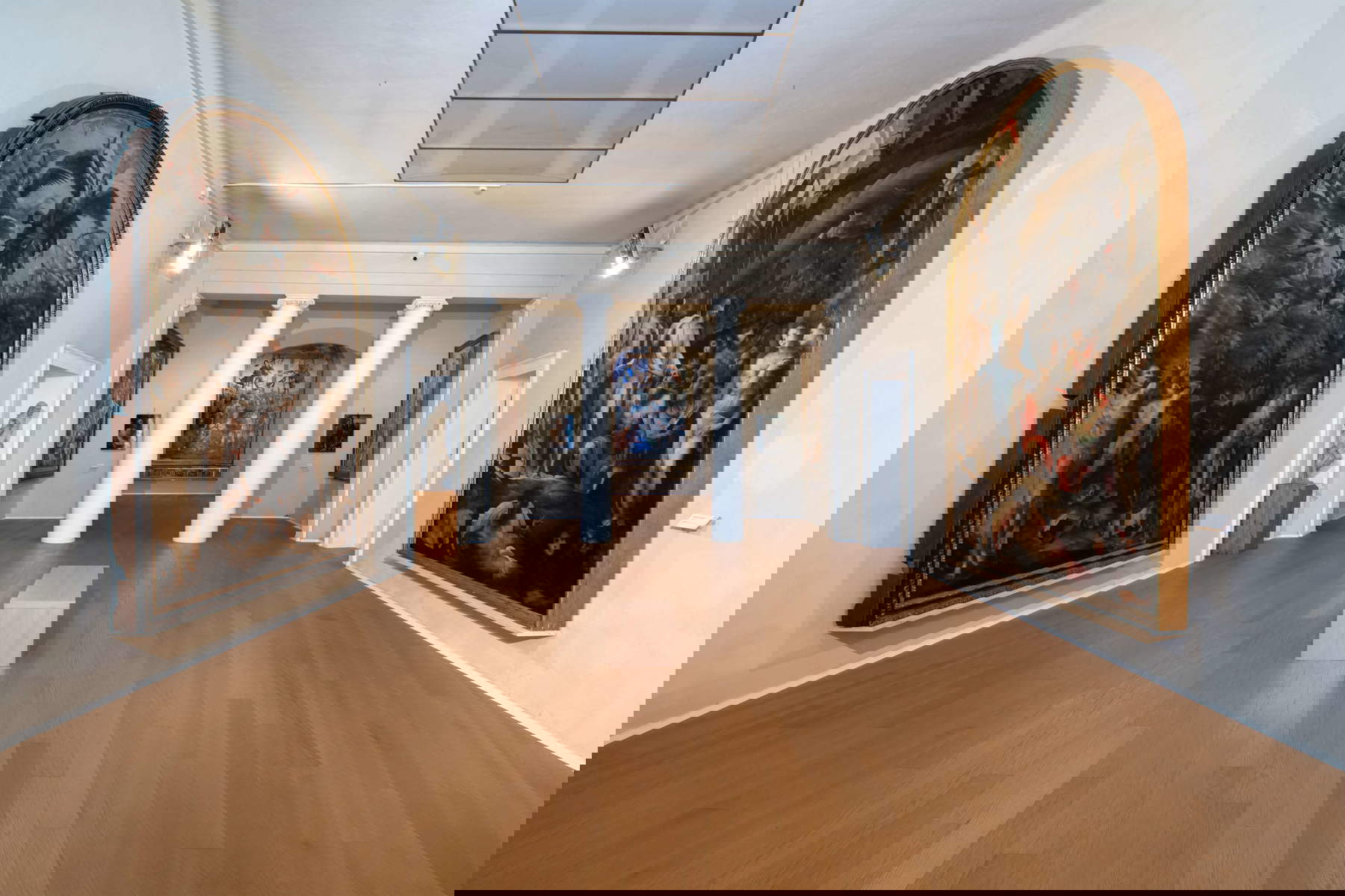 Attuale allestimento della sala delle colonne