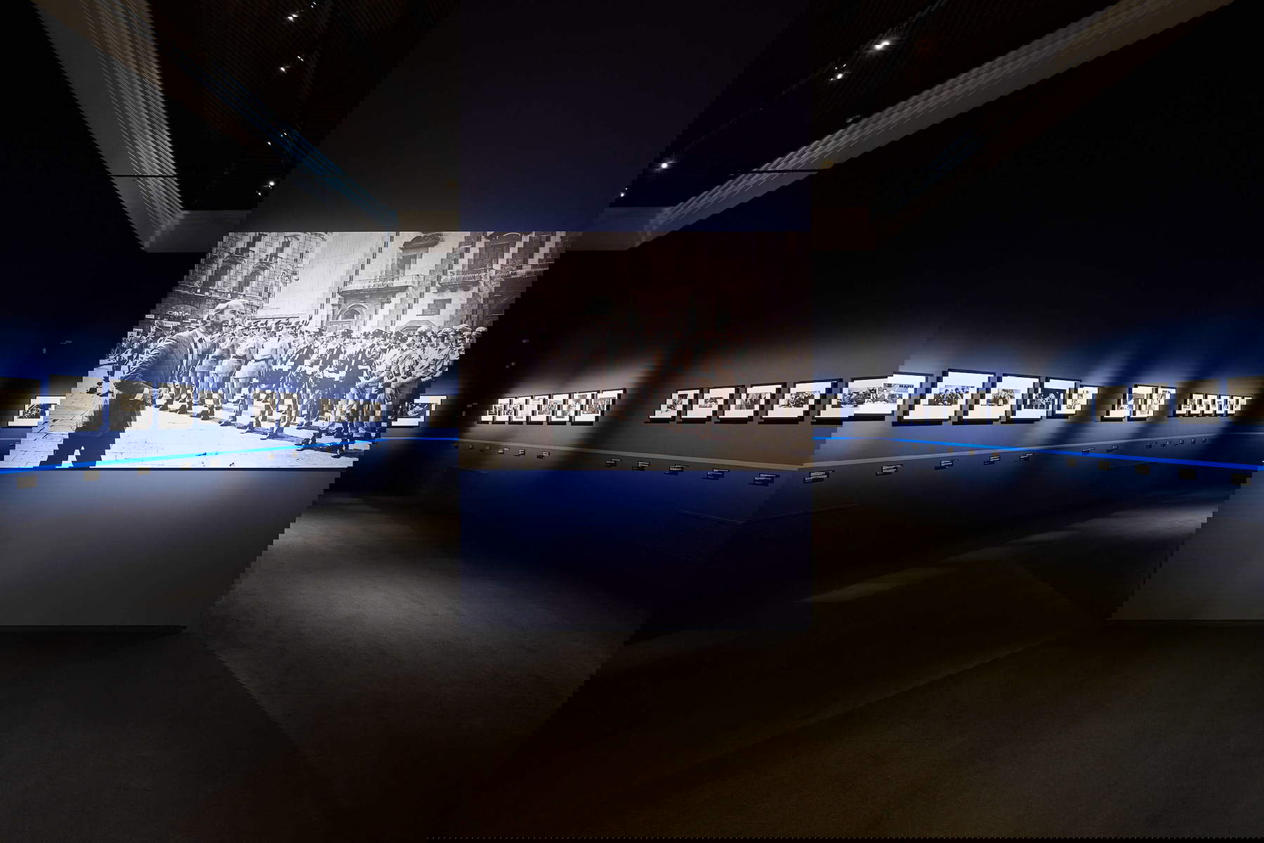 Allestimenti della mostra Letizia Battaglia. L'opera: 1970-2020, Forlì, Museo Civico San Domenico, 2025. Foto: Emanuele Rambaldi Allestimenti della mostra Letizia Battaglia. L'opera: 1970-2020, Forlì, Museo Civico San Domenico, 2025. Foto: Emanuele Rambaldi