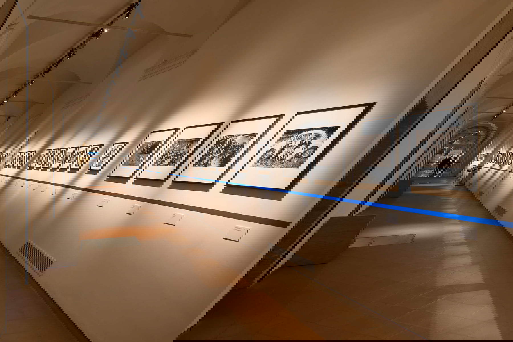 Allestimenti della mostra Letizia Battaglia. L'opera: 1970-2020, Forlì, Museo Civico San Domenico, 2025. Foto: Emanuele Rambaldi Allestimenti della mostra Letizia Battaglia. L'opera: 1970-2020, Forlì, Museo Civico San Domenico, 2025. Foto: Emanuele Rambaldi