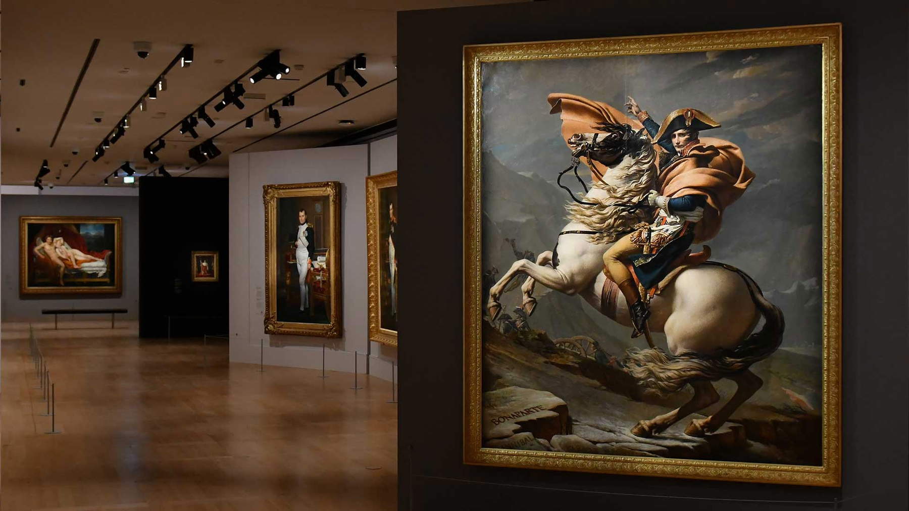Aufbau der Ausstellung von Jacques-Louis David. Foto: Mus&eacute;e du Louvre / Nicolas Bousser