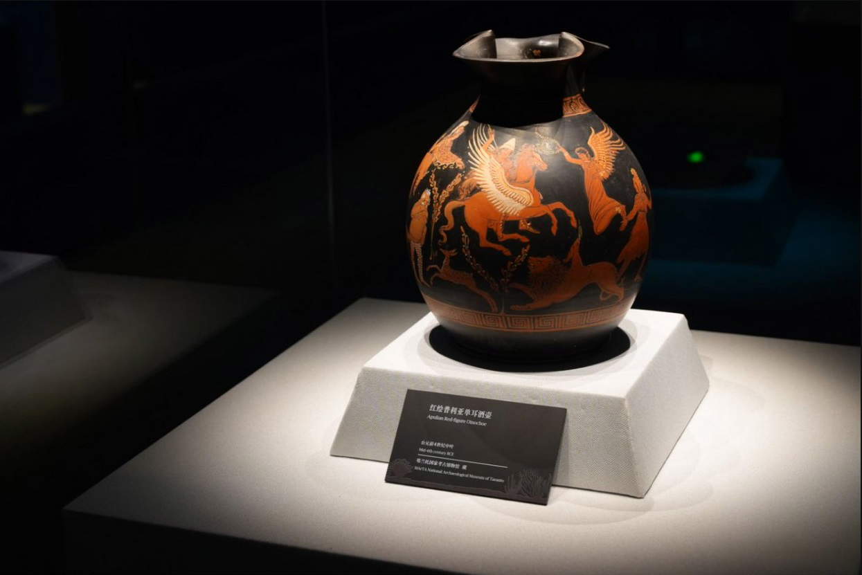 MArTA-Funde in der Ausstellung Zwischen den beiden Meeren. Archäologie erzählt von Apulien