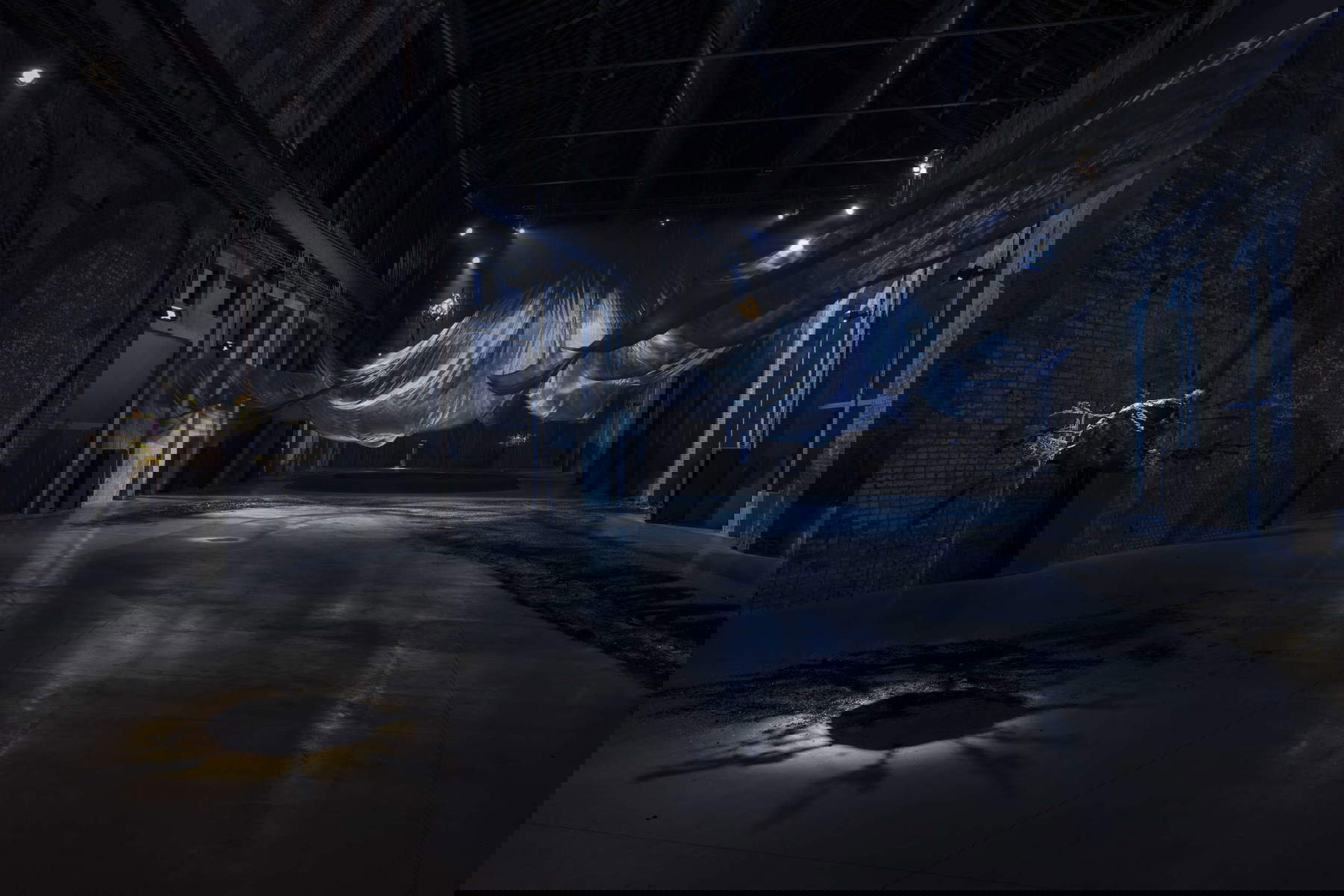 Laure Prouvost, We felt a star dying (2025), veduta degli allestimenti alle OGR di Torino. Foto: Andrea Rossetti