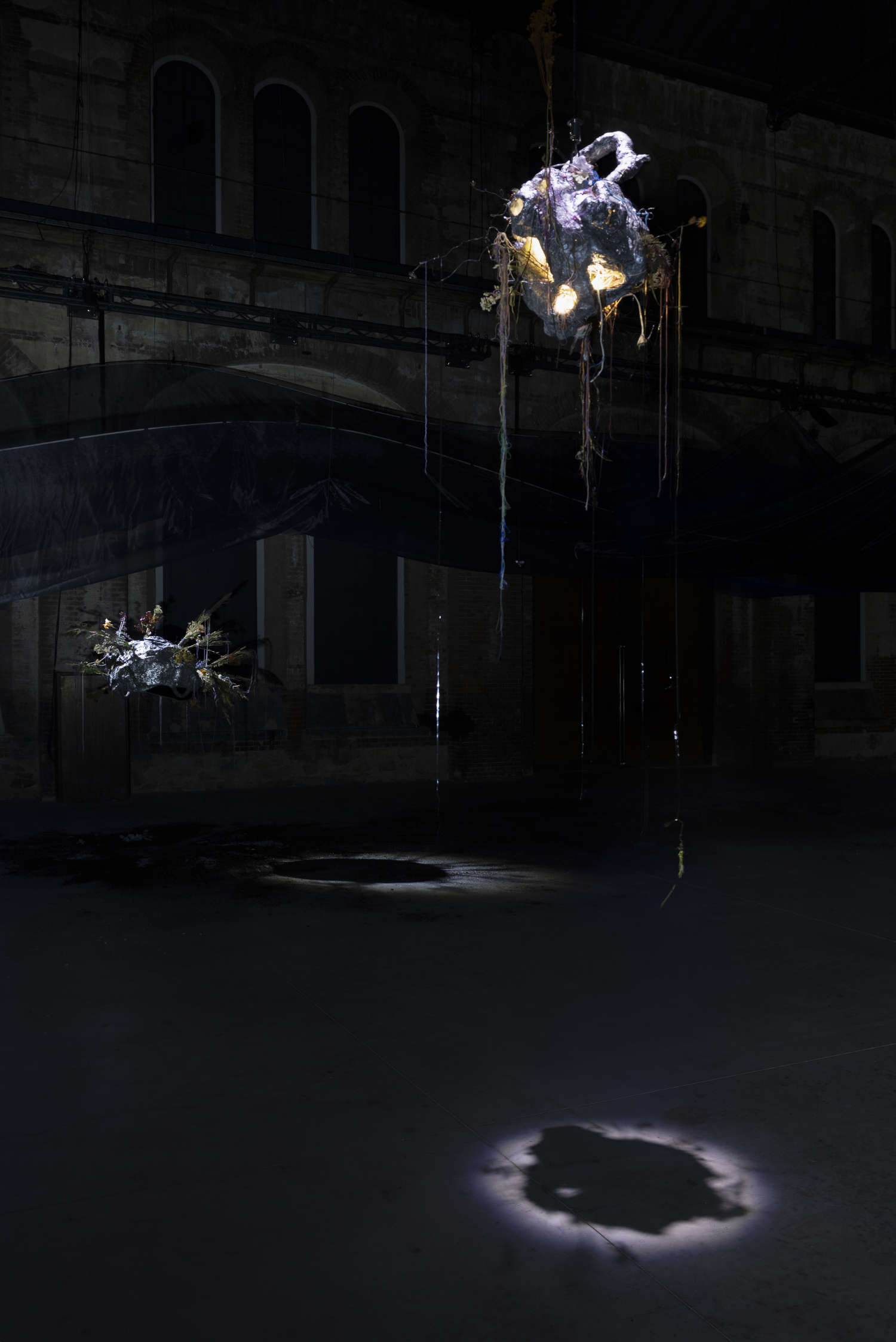 Laure Prouvost, We felt a star dying (2025), veduta degli allestimenti alle OGR di Torino. Foto: Andrea Rossetti