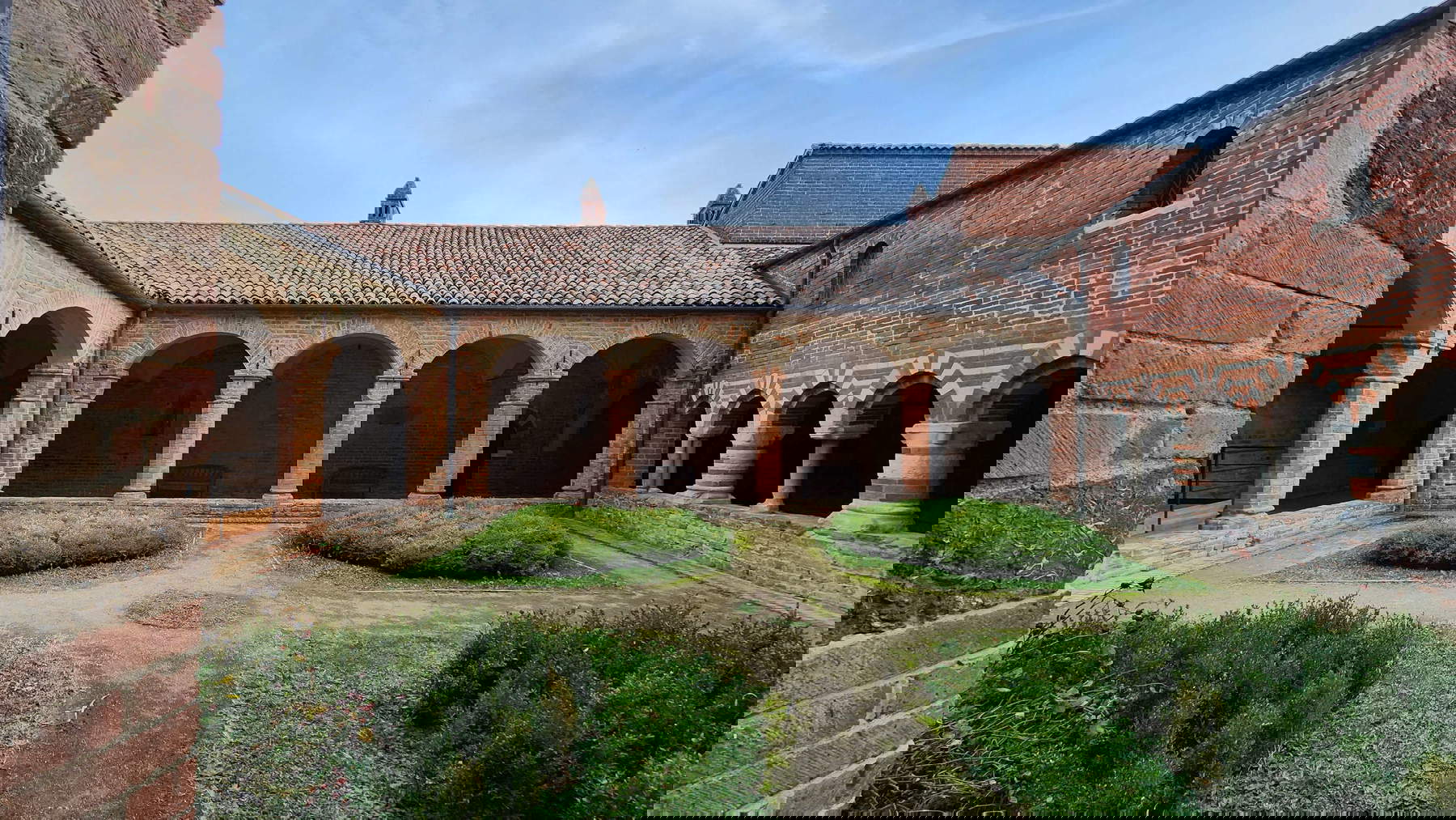 Abbazia di Santa Maria di Vezzolano. Foto: Federico Giannini