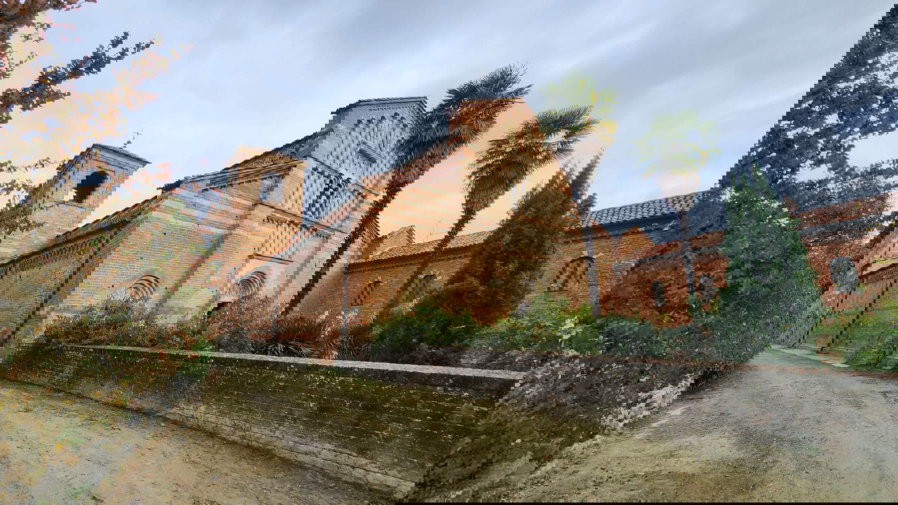 Abbazia di Santa Maria di Vezzolano. Foto: Federico Giannini