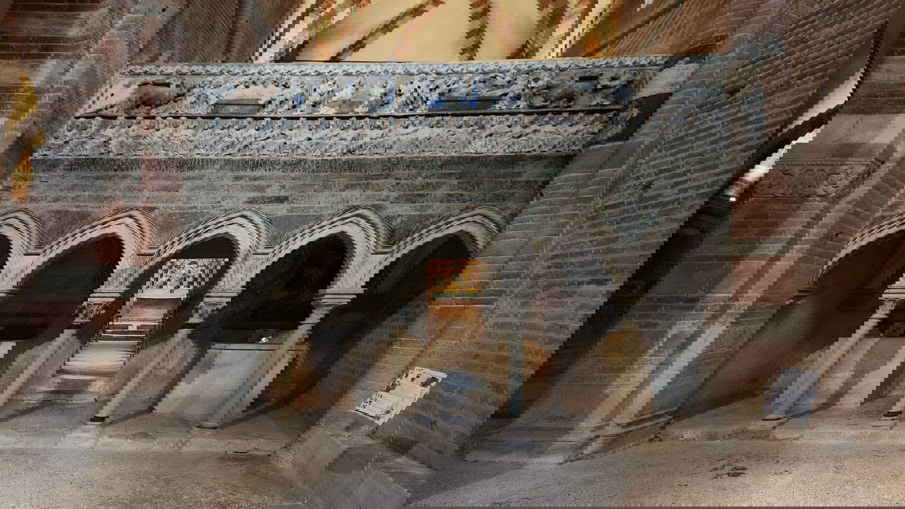 Abbazia di Santa Maria di Vezzolano. Foto: Federico Giannini