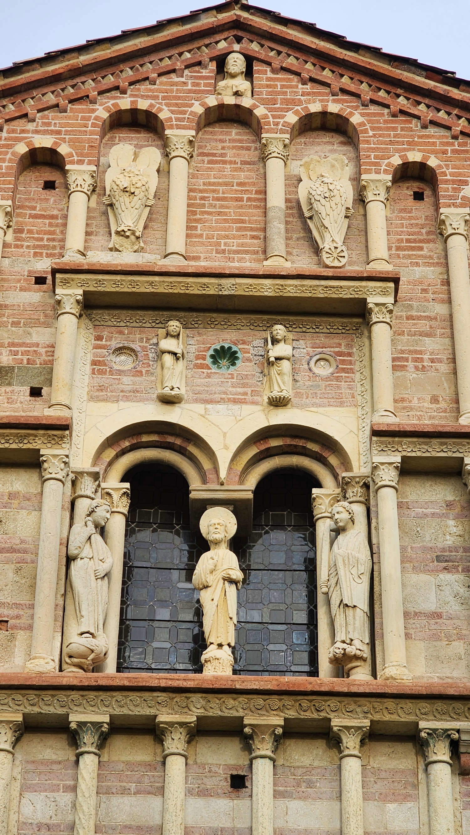 Abbazia di Santa Maria di Vezzolano. Foto: Federico Giannini