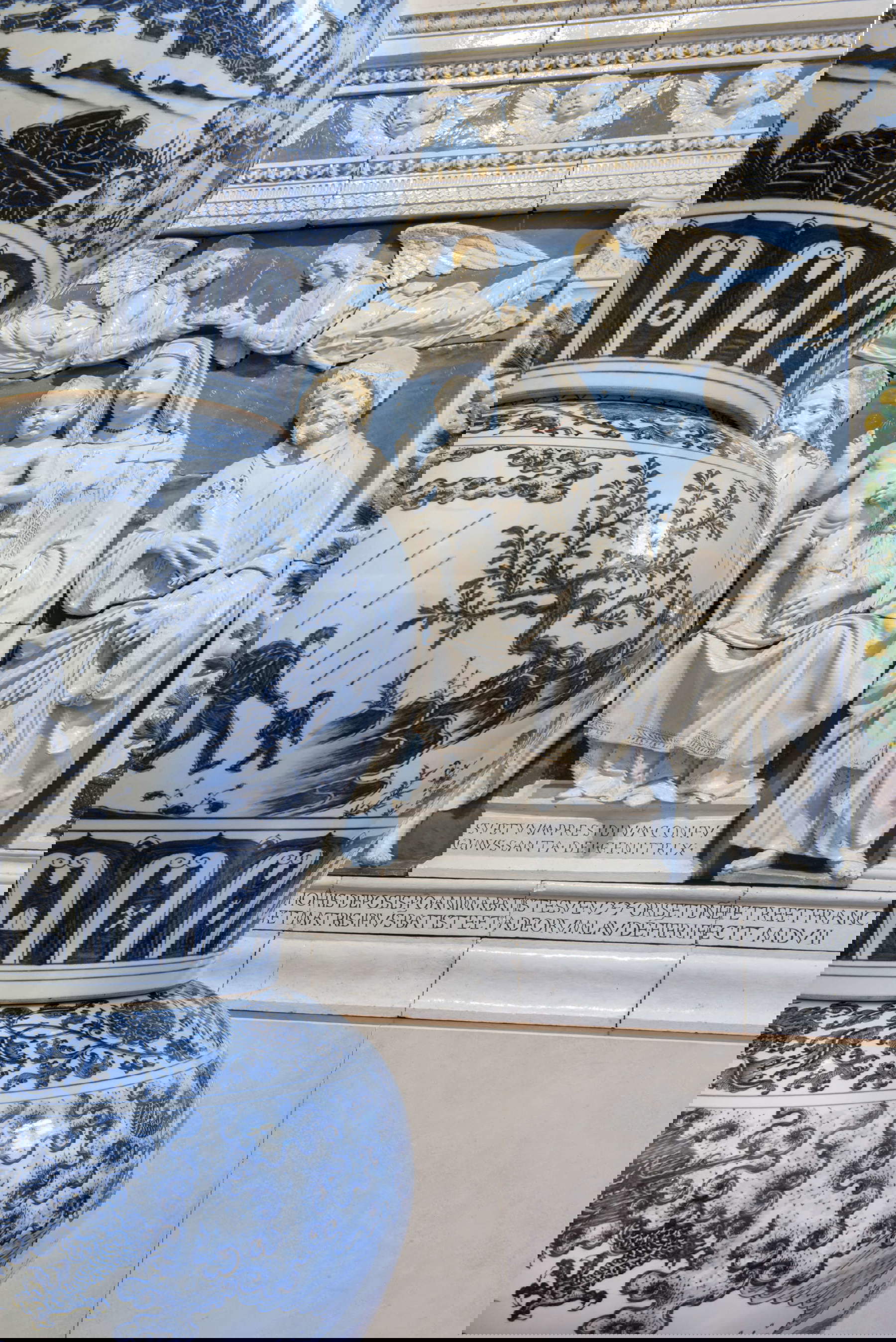 Ai Weiwei, Porcelain Pillar with Refugee Motif (2017), installation view at the Museum of Sacred Art at the Gold Complex in Montalcino. Photo: Ela Bialkowska / OKNO Studio