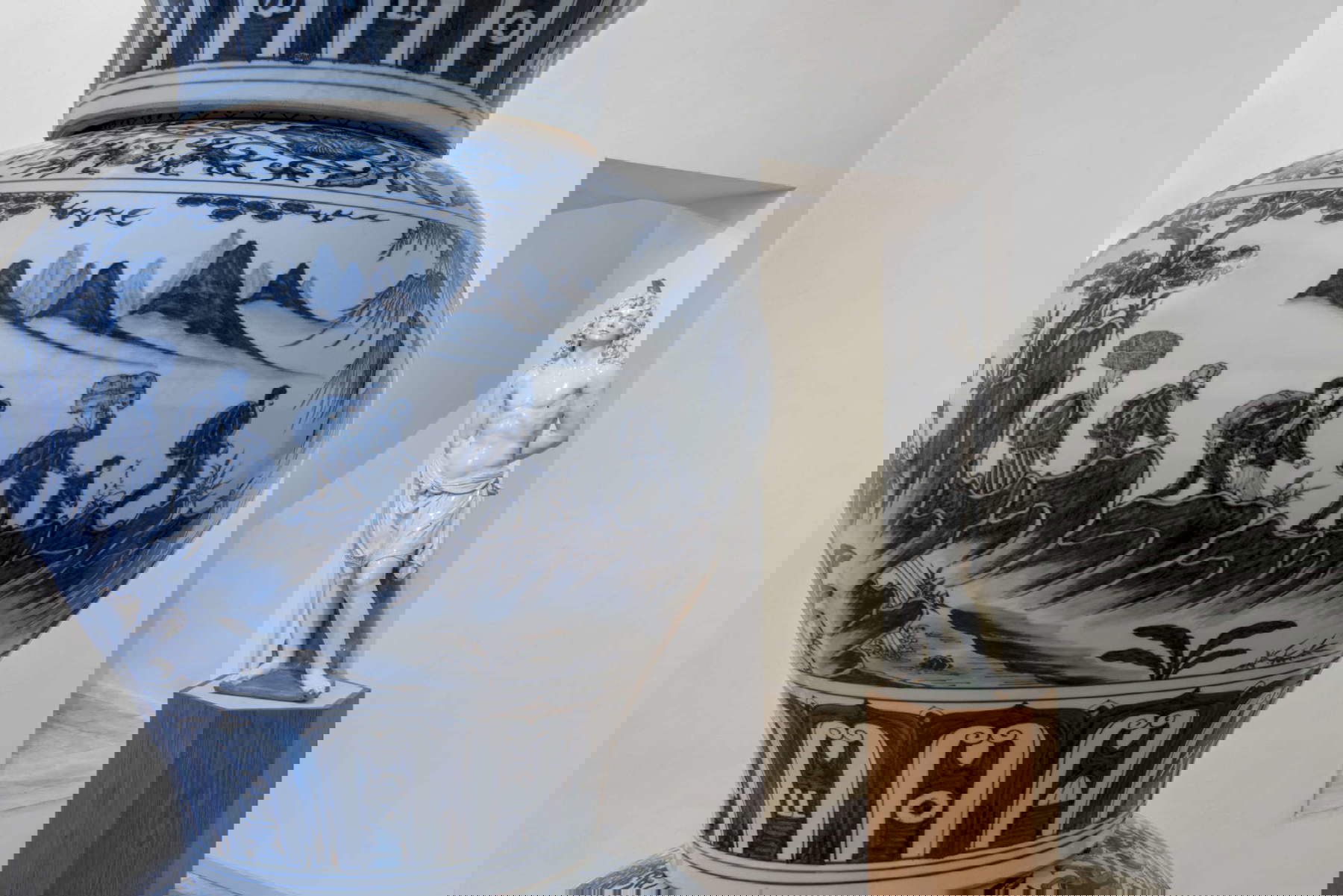 Ai Weiwei, Porcelain Pillar with Refugee Motif (2017), installation view at the Museum of Sacred Art at the Gold Complex in Montalcino. Photo: Ela Bialkowska / OKNO Studio