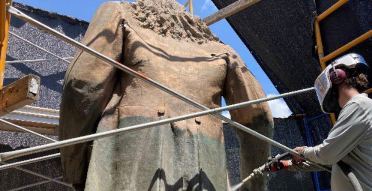 États-Unis, un monument arraché lors des manifestations de Black Lives Matter sera remis en place.