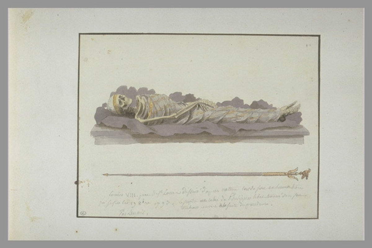 Alexandre Marie Lenoir, Les restes de Louis VIII, exhum&eacute;s de son tombeau en 1793 (1793 ; plume à l'encre brune, aquarelle, mine de plomb sur papier, 52,4 x 40,5 cm ; Paris, mus&eacute;e du Louvre) &copy; GrandPalaisRmn