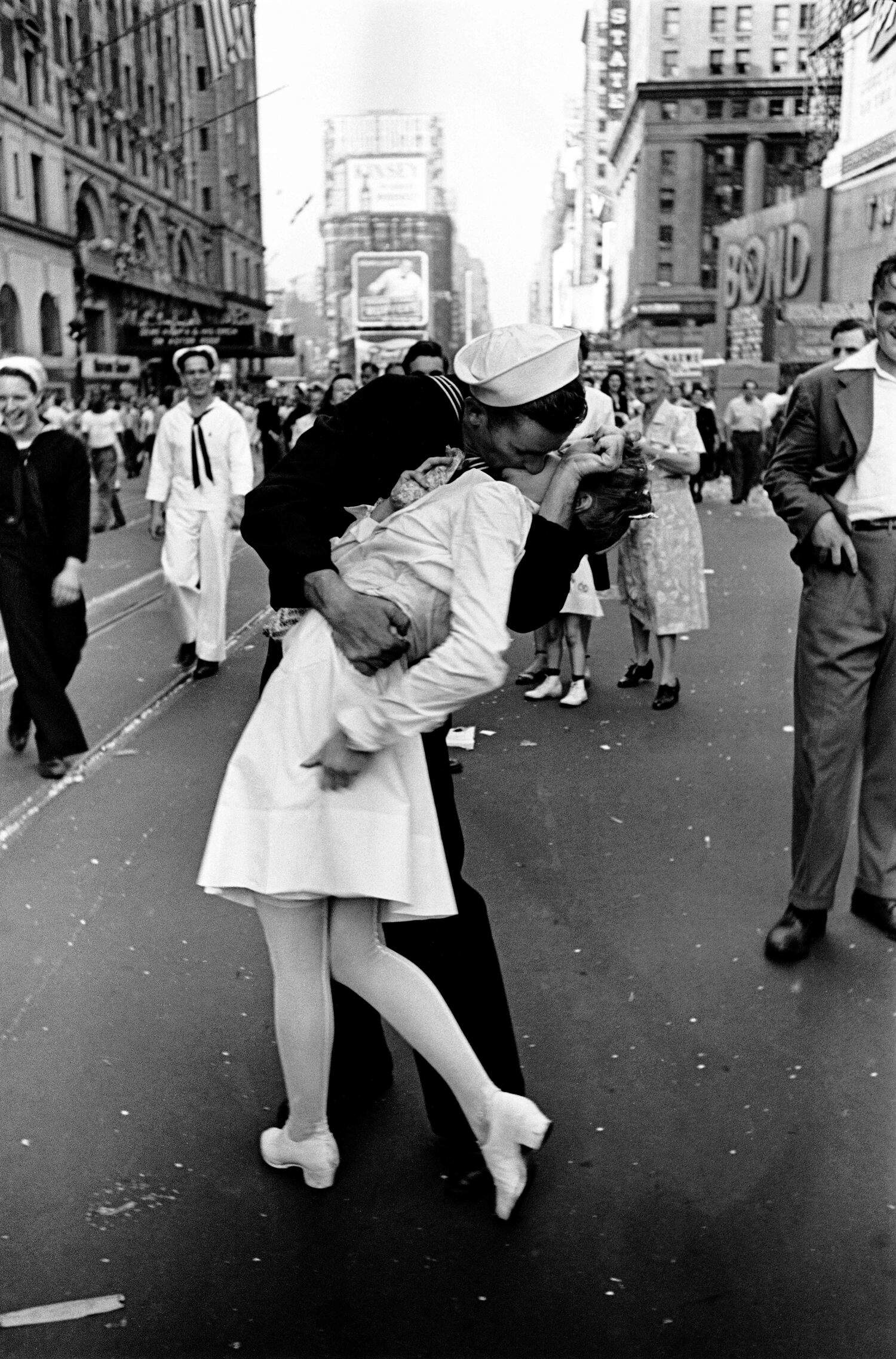 Alfred Eisenstaedt, Jour de la victoire sur le Japon (1945 ; New York, États-Unis) © Alfred Eisenstaedt, The LIFE Picture Collection