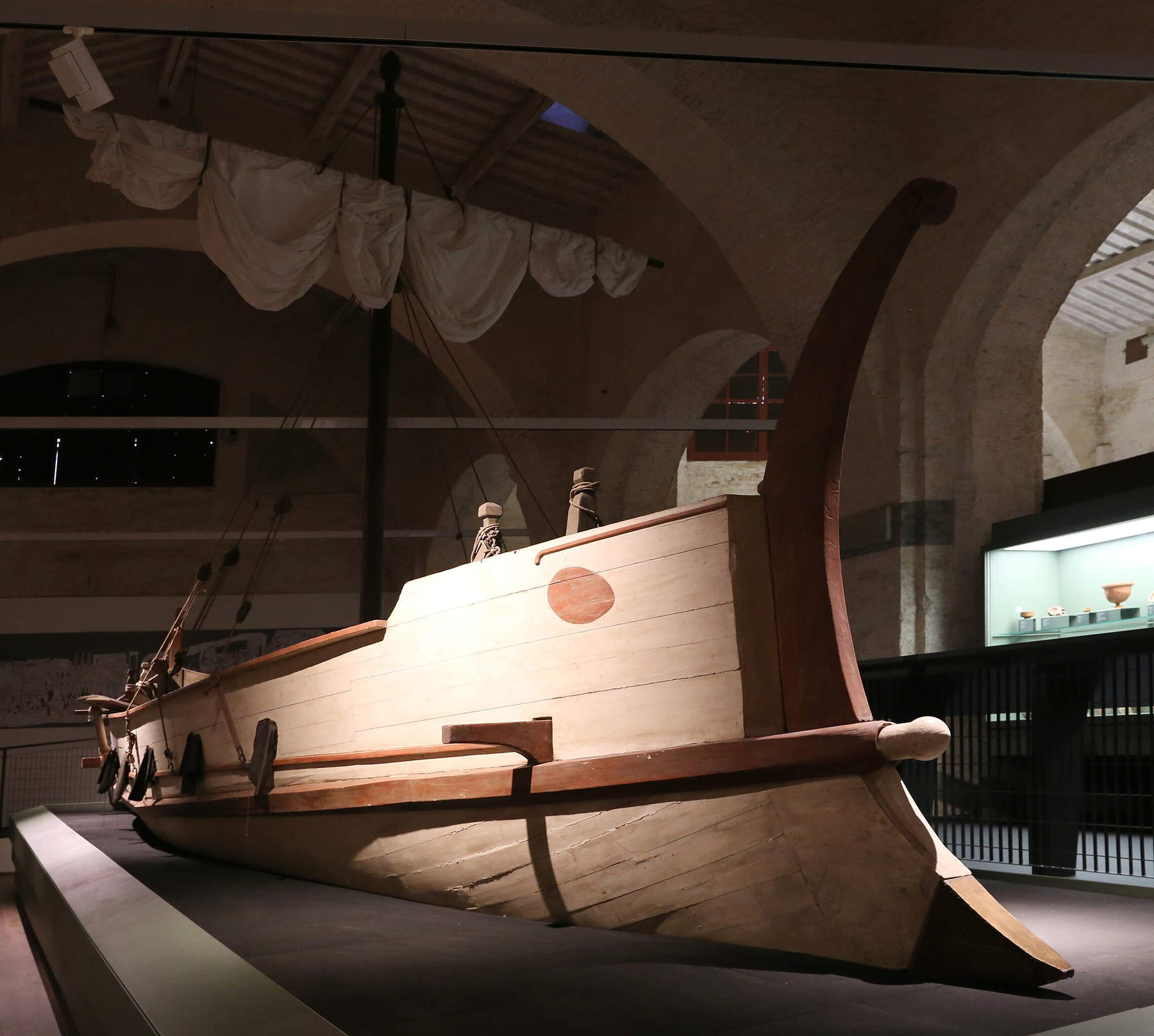 Reconstruction d'Alkedo. Photo : Francesco Bini Reconstruction d'Alkedo. Photo : Francesco Bini