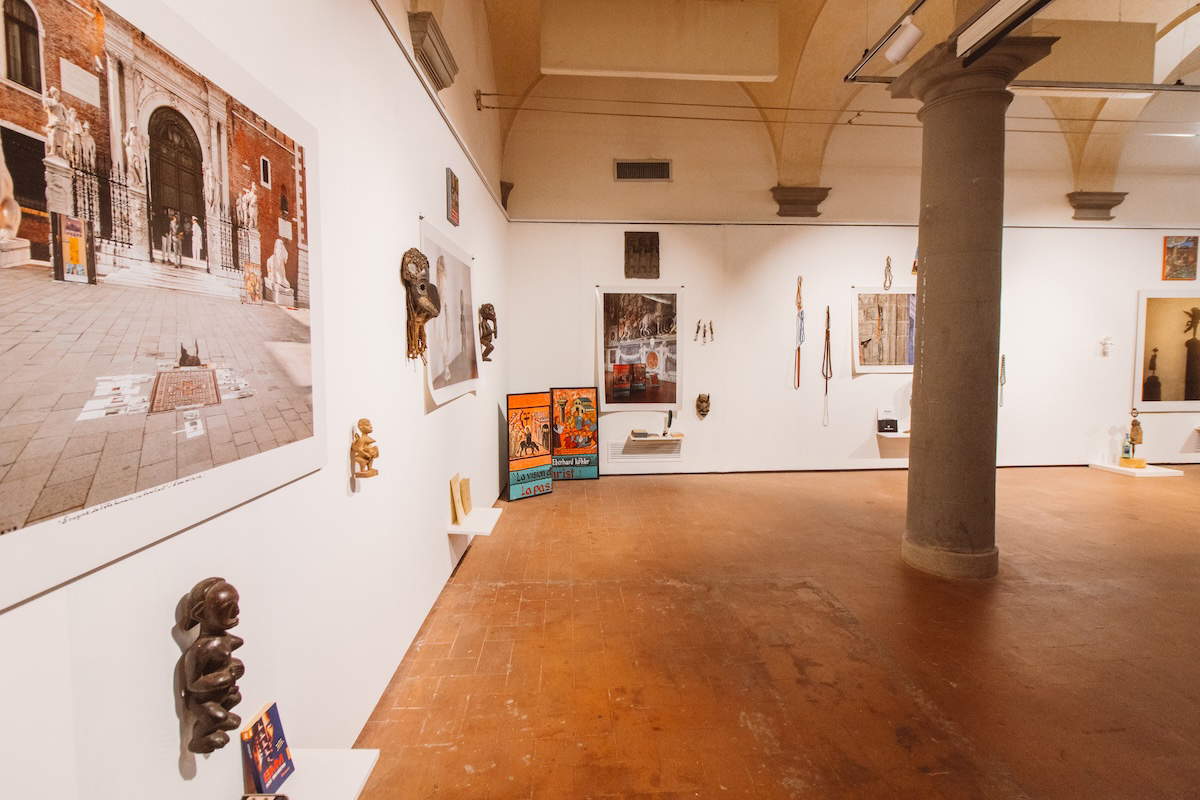 Montage de l'exposition Devouring Stones Montage de l'exposition Devouring Stones