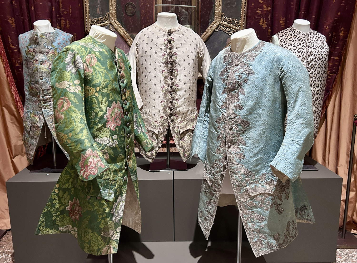 A Venezia, il Museo di Palazzo Mocenigo esplora l’evoluzione della moda maschile al tempo di Casanova