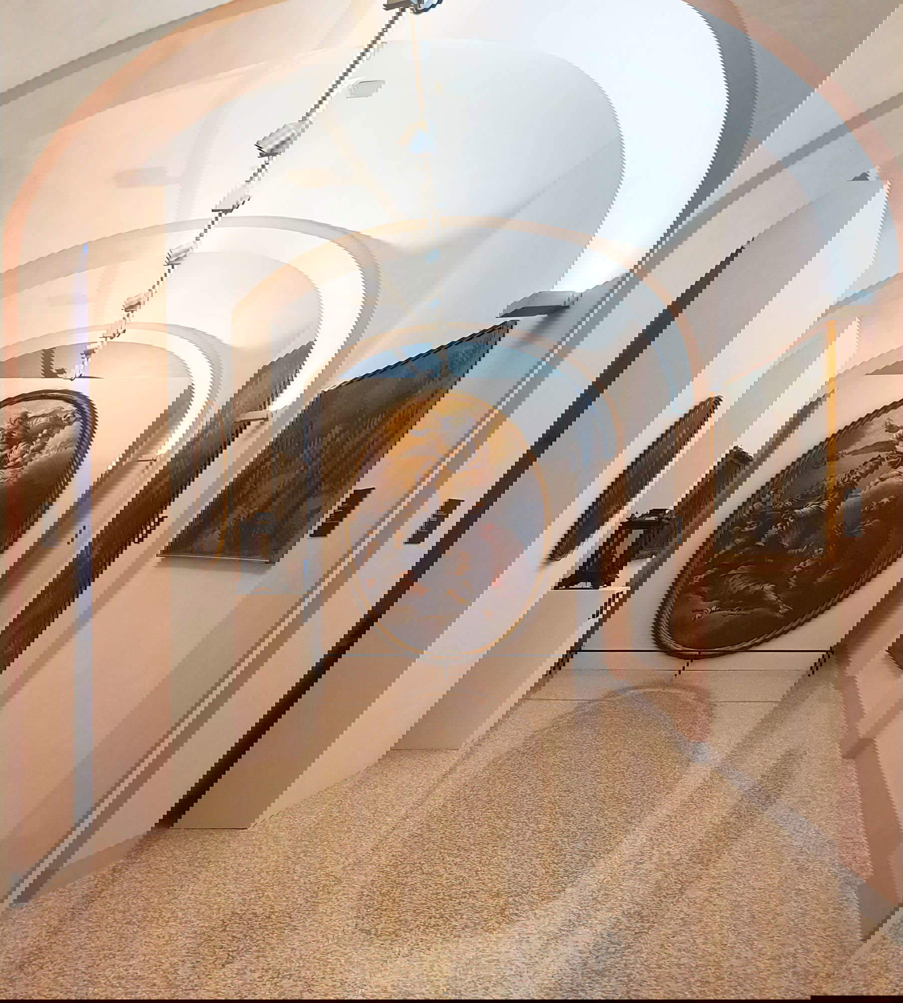 Allestimenti della mostra Pellegrini di Speranza. Bovo, Contardo, Rocco