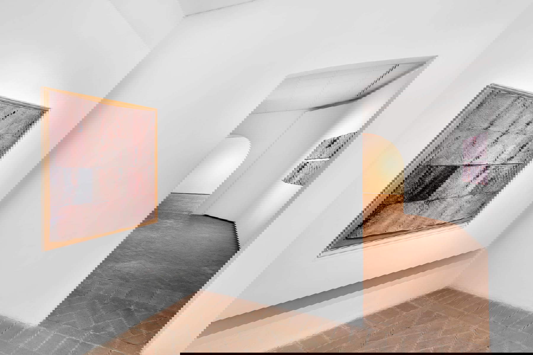 Montaje de la exposición de Renata Boero. Teleri