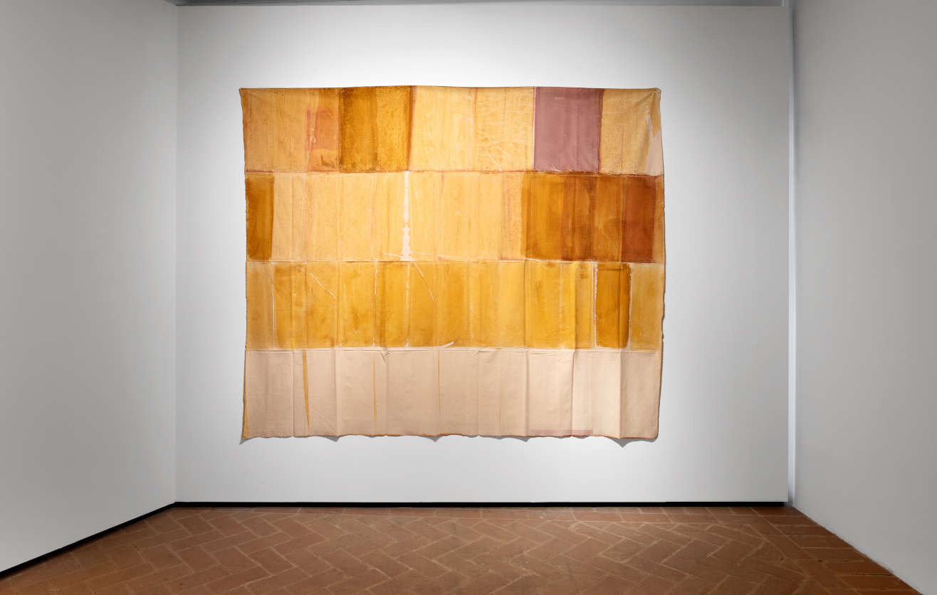 Montaje de la exposición de Renata Boero. Teleri