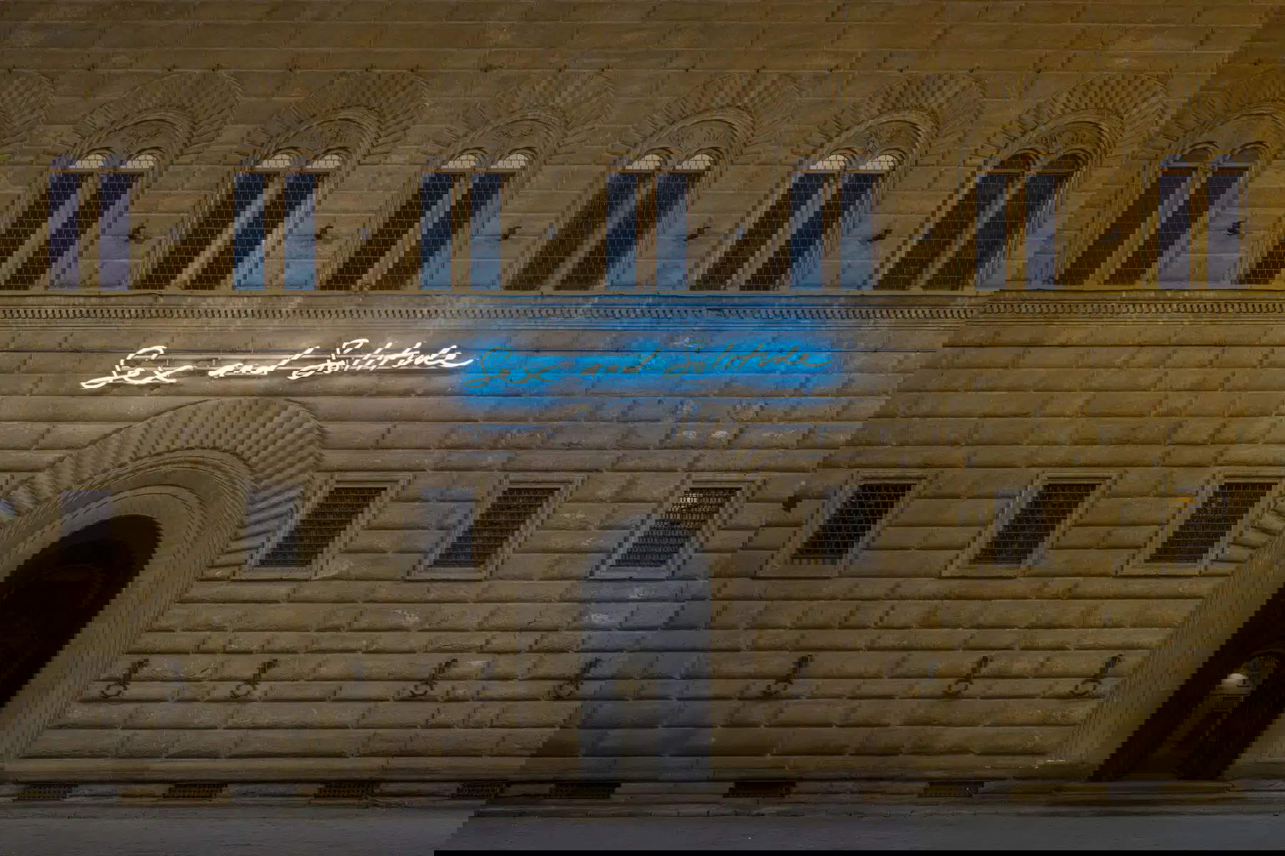 Palazzo Strozzi Neon Night, eine besondere Veranstaltung für Jugendliche unter 30 Jahren zur Entdeckung der Kunst von Tracey Emin 