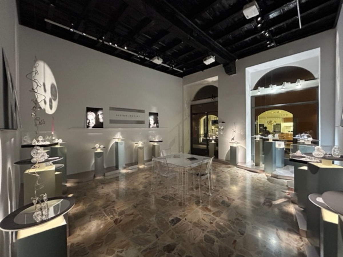 Allestimento della mostra nella galleria Diaz14 di Como