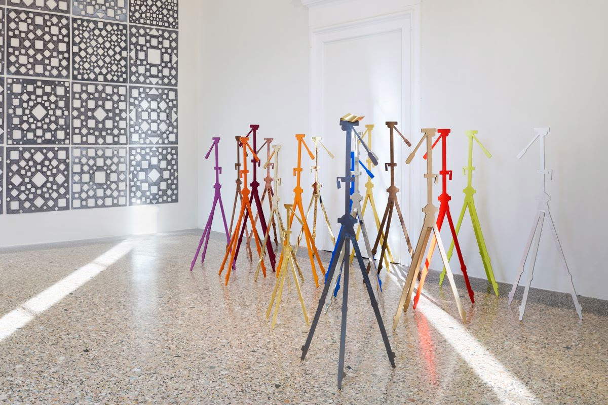 Allestimento della mostra diffusa dedicata a Remo Salvadori. &copy; Altopiano