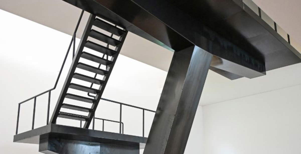 Anne Imhof im Museum Serralves: erste Einzelausstellung in Portugal mit Fun ist ein Stahlbad