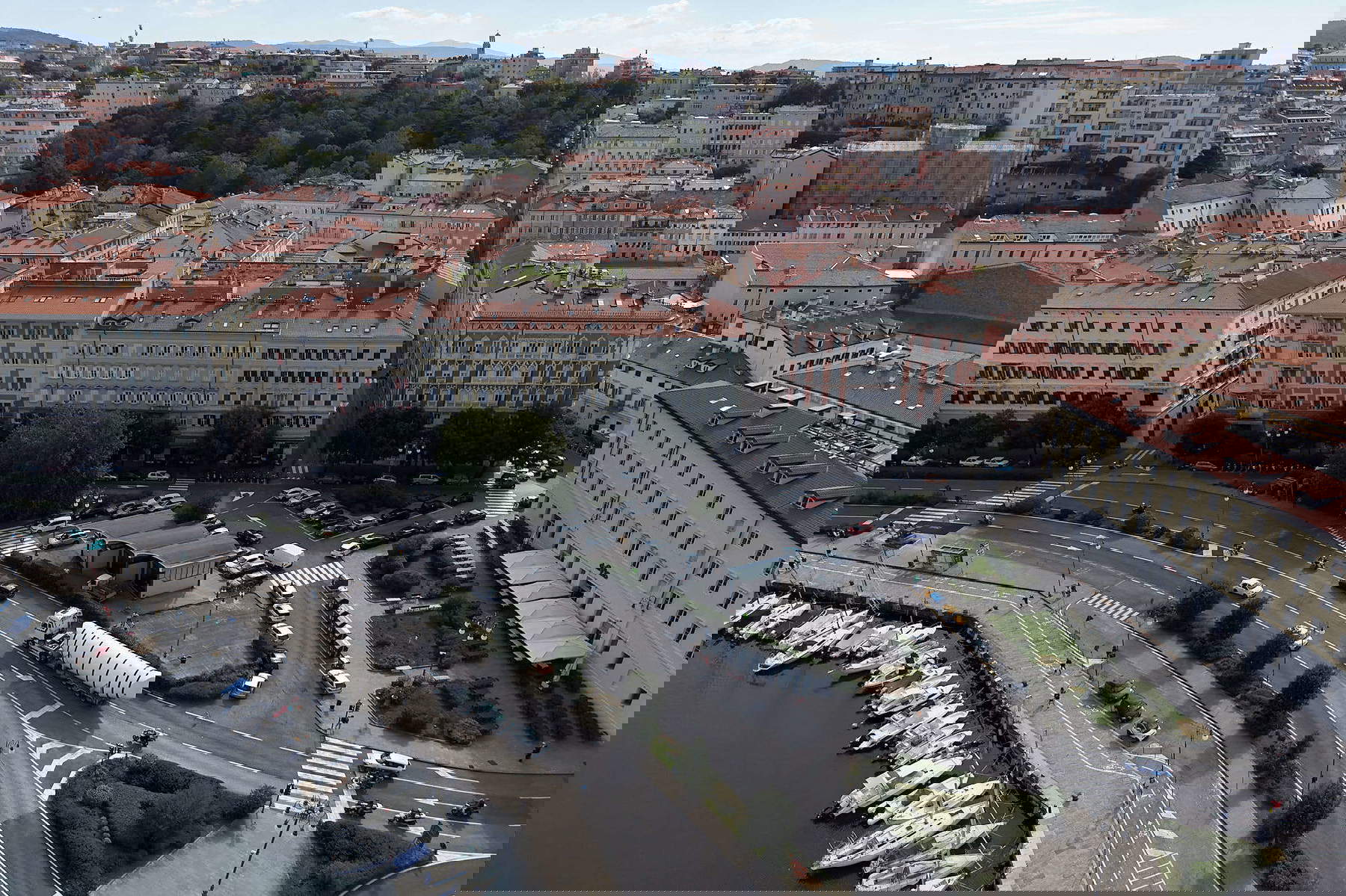 Llegada del batiscafo a Trieste