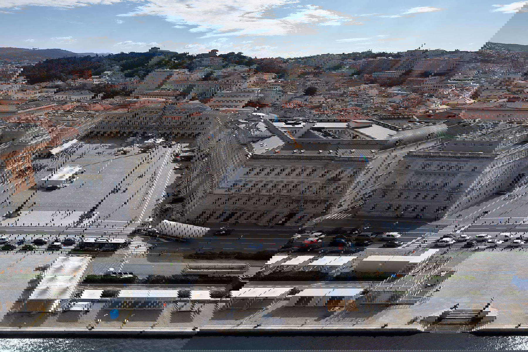 Llegada del batiscafo a Trieste