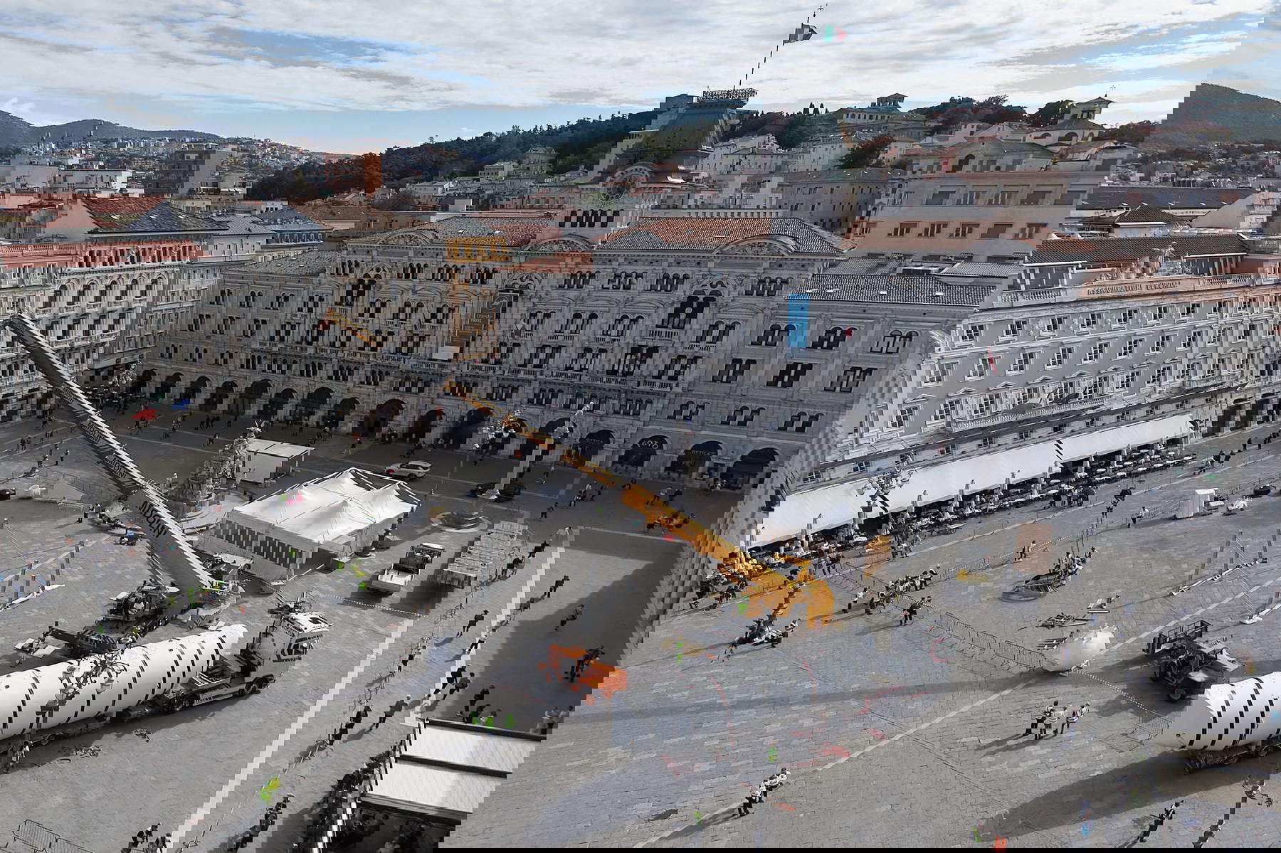 Llegada del batiscafo a Trieste