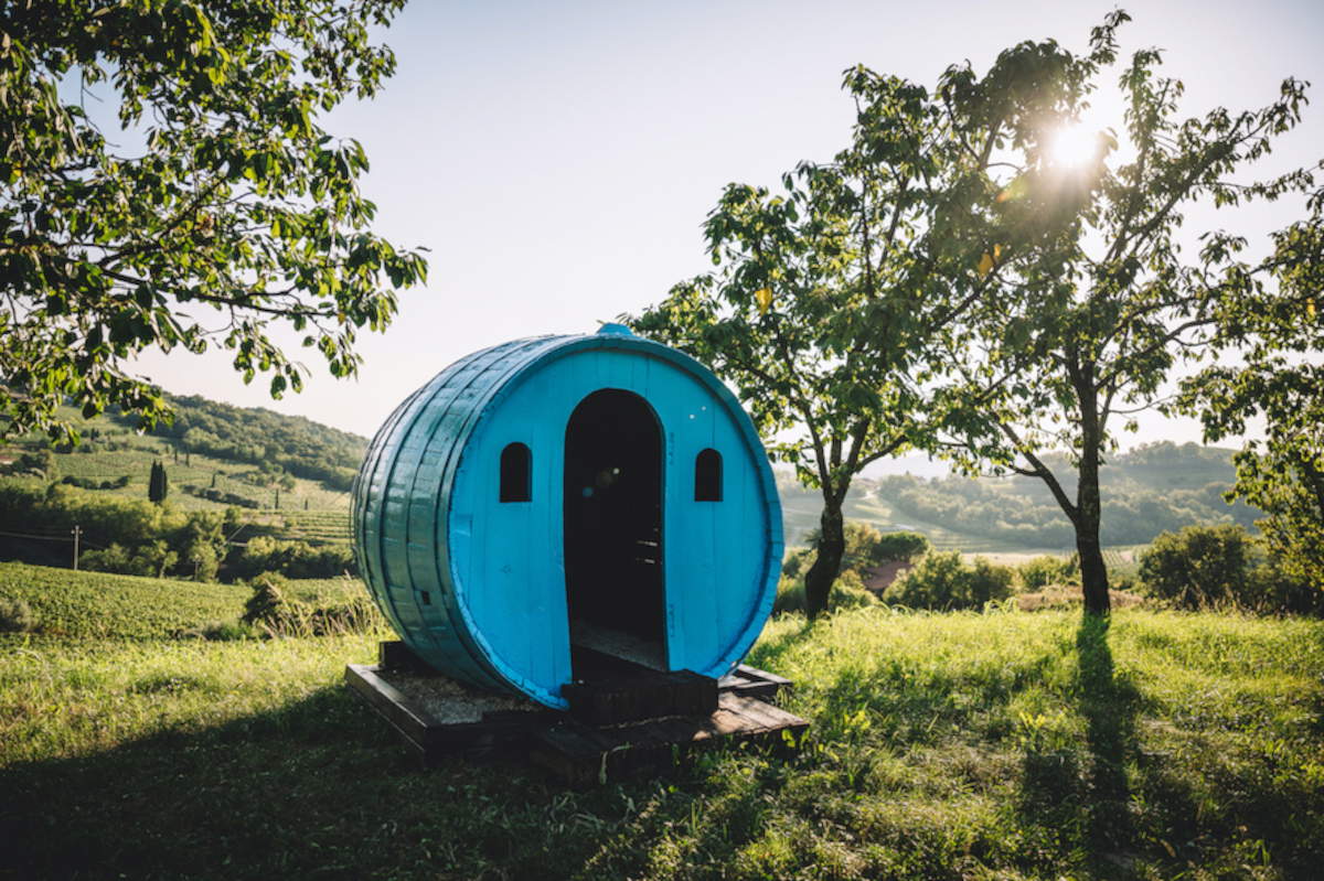 GO!2025, de jeunes artistes italiens et slovènes transforment des vignobles en un parc d'art permanent
