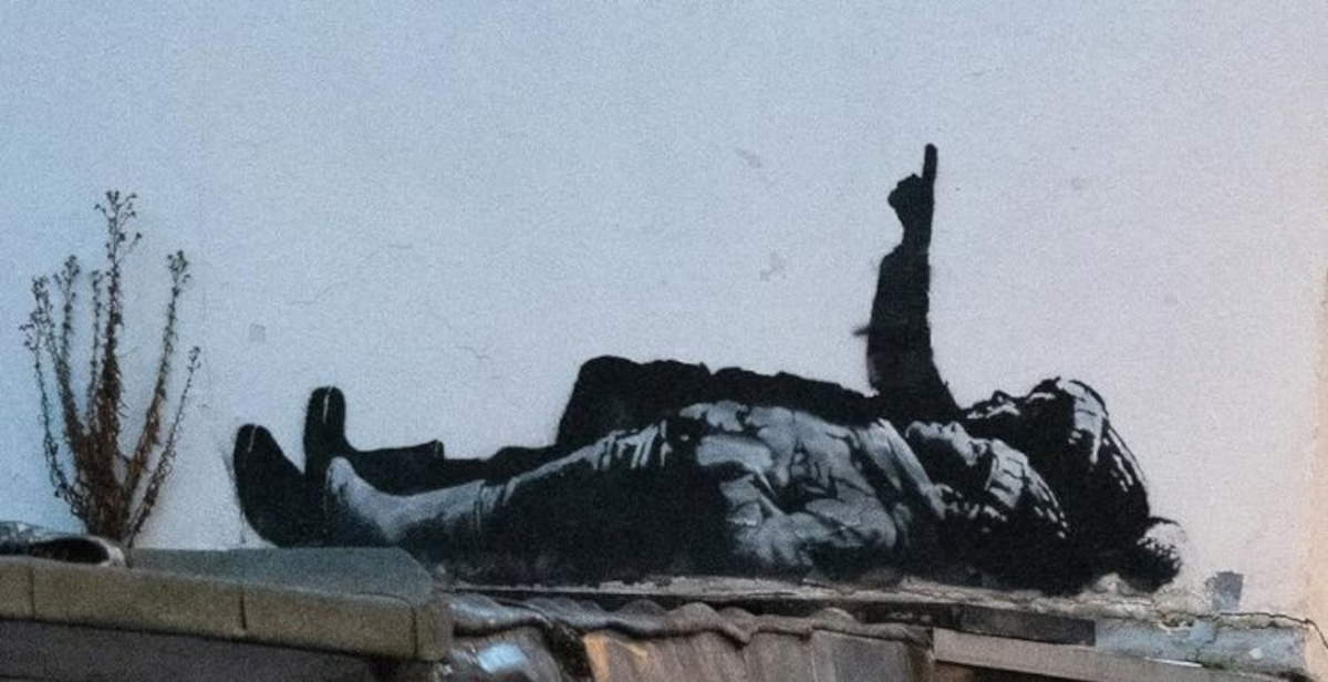 Nuevo Banksy en Londres con niños mirando al cielo: ¿ignora la ciudad la crisis inmobiliaria?