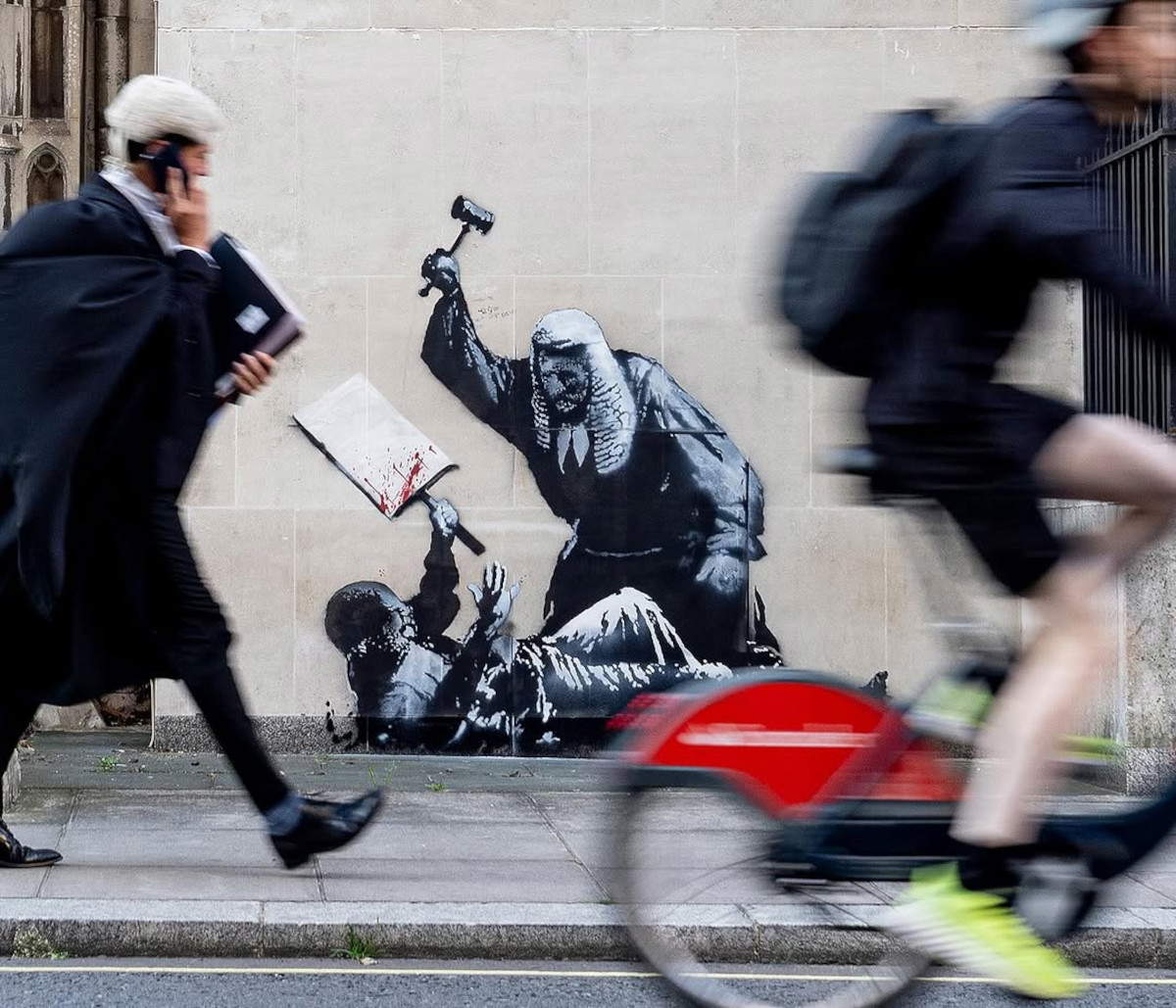 Banksy's mural on the Royal Courts of Justice building in London. Photo: Banksy - Instagram