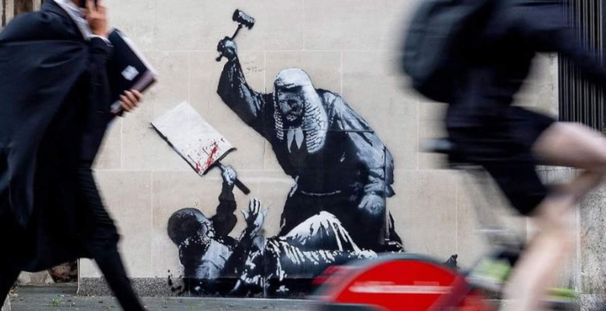 Banksys Anonymität ist nach dem Wandgemälde am Gebäude des Royal Courts of Justice in London in Gefahr