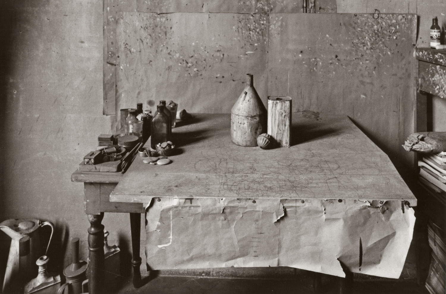 Gianni Berengo Gardin photographs Giorgio Morandi's studio: shots on display in Perugia 