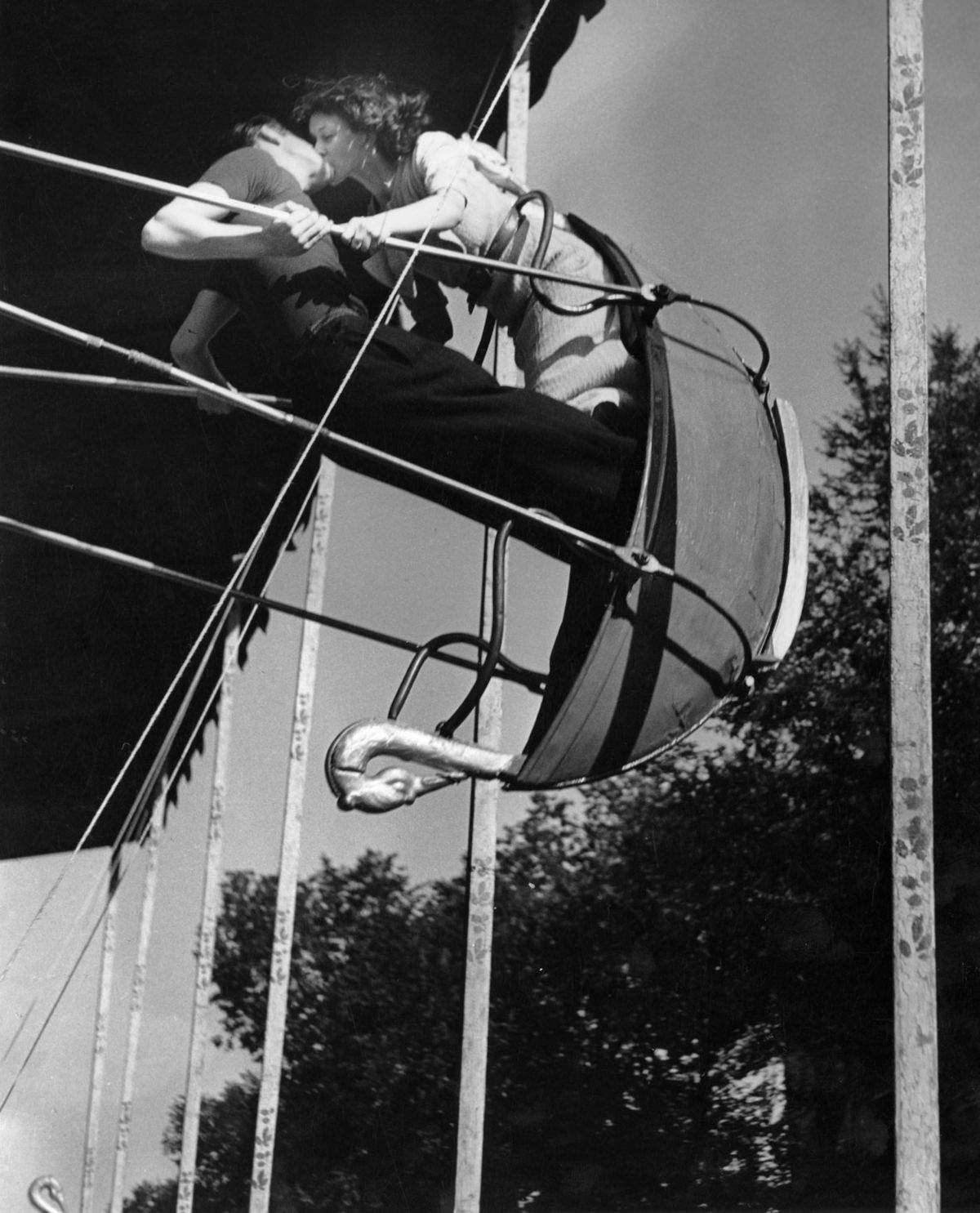 Brassa&iuml;, The Kiss (1935-37) &copy; Estate Brassa&iuml; Succession-Philippe Ribeyrolles