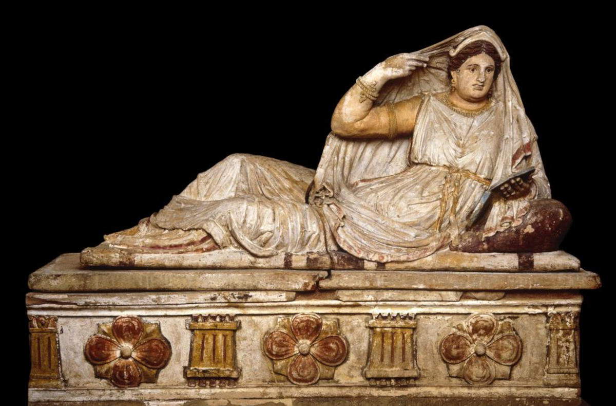 Sarcofago dipinto di Seianti Hanunia Tlesnasa (250-150 a.C. circa; terracotta; figura di Seianti 82 x 163 x 60 cm, base del sarcofago 41 x 179,5 x 59 cm, coperchio del sarcofago 5,5 x 184 x 68 cm; Londra; British Museum) Foto: &copy;Gli amministratori del British Museum - British Museum