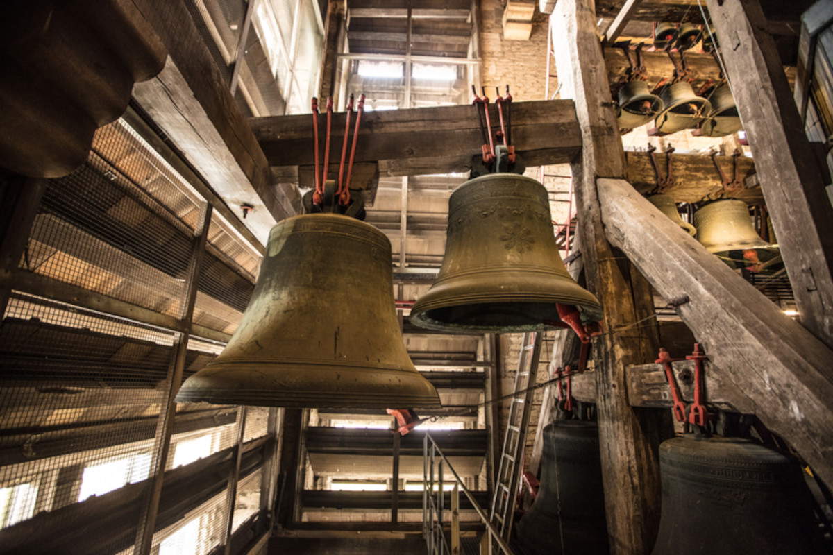 Campane sul campanile della Cattedrale di San Rombaldo. Foto di Piet De Kersgieter