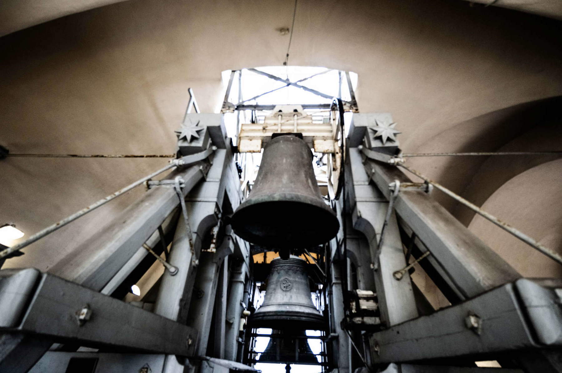 Rom, die Stille des Campanone di San Pietro wird zur Klangkunst mit Bill Fontana