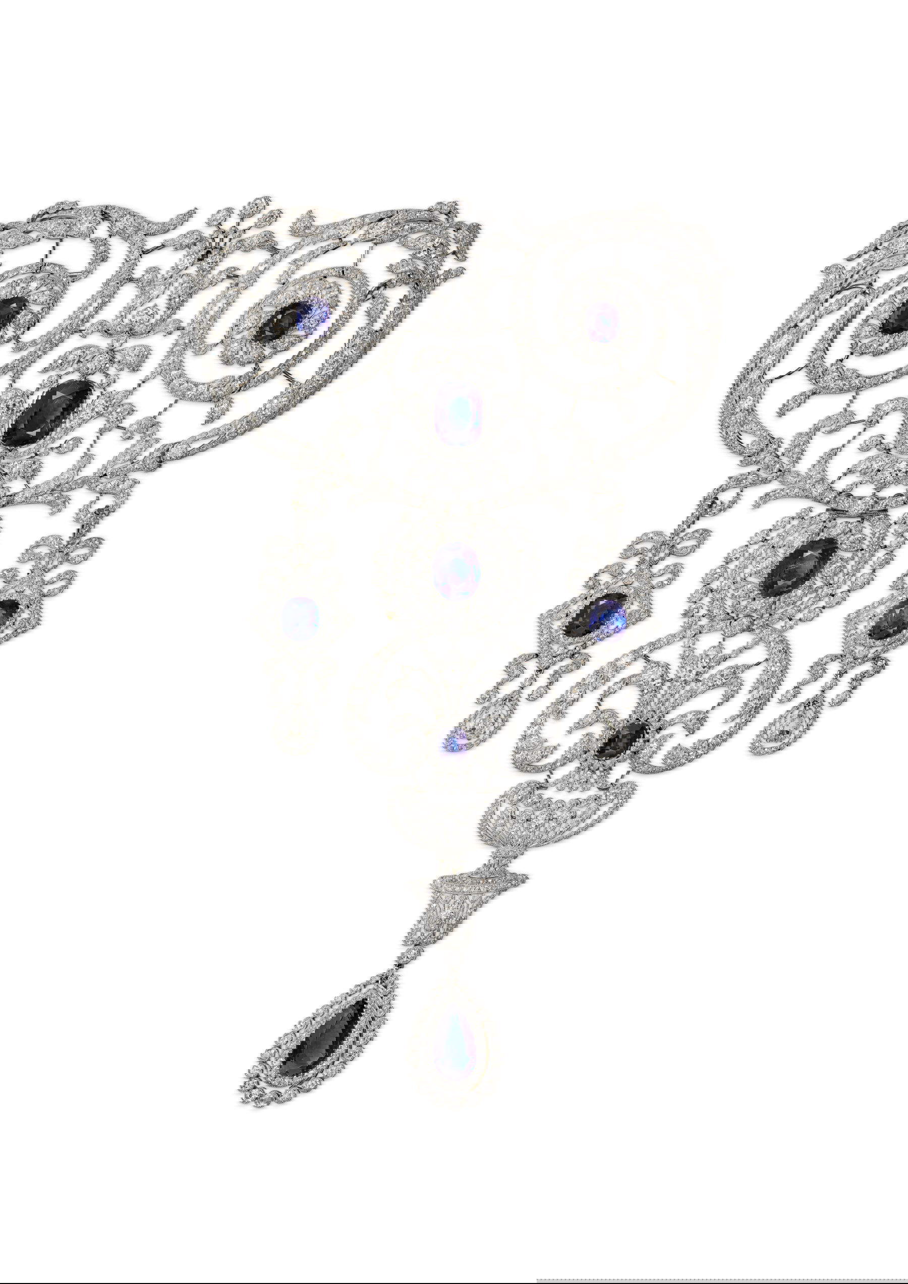 Cartier Paris, Stomacher-Brosche, Maßanfertigung (1907; Platin, Diamanten, Saphire; Sammlung Cartier) Vincent Wulveryck, Sammlung Cartier &copy; Cartier