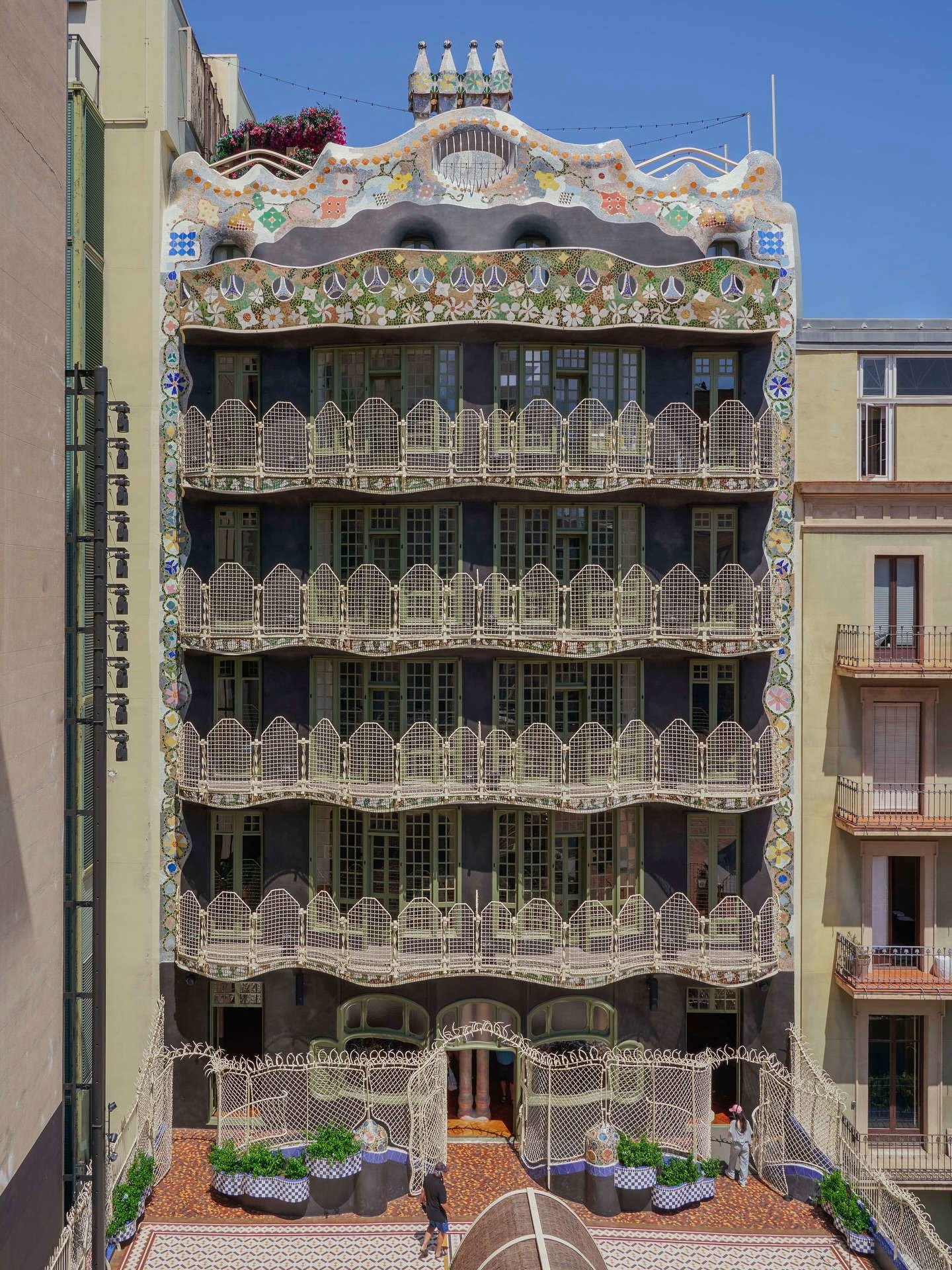 La fachada después de la restauración