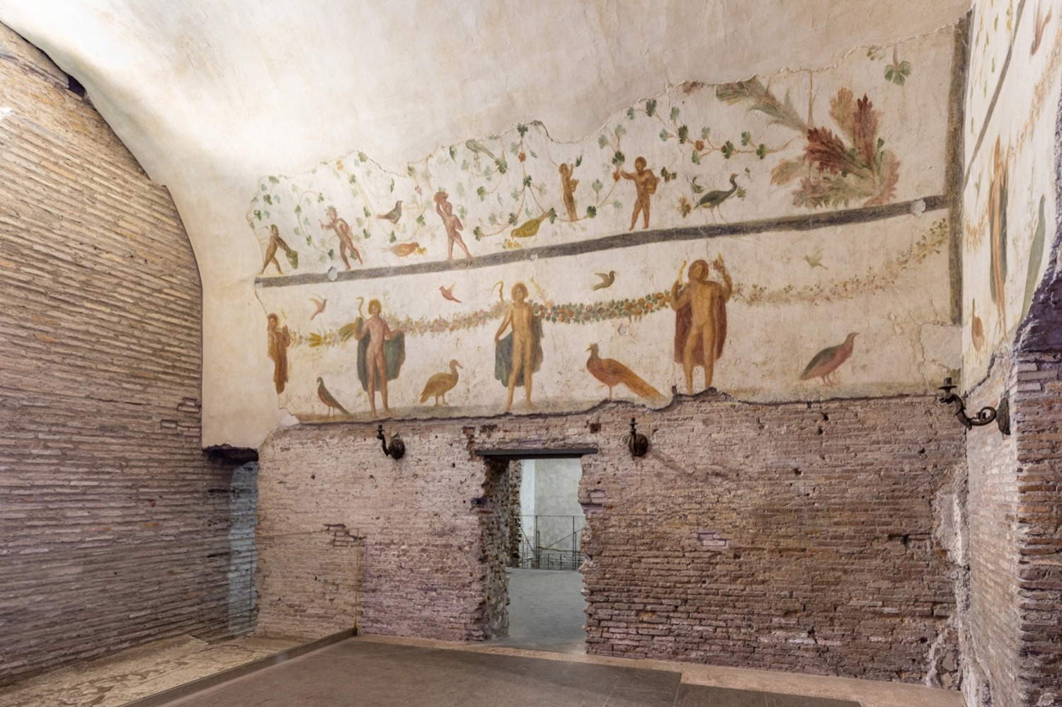 Guided tours on the theme of sunset at the Roman Houses of the Caelian, among the most striking places in underground Rome