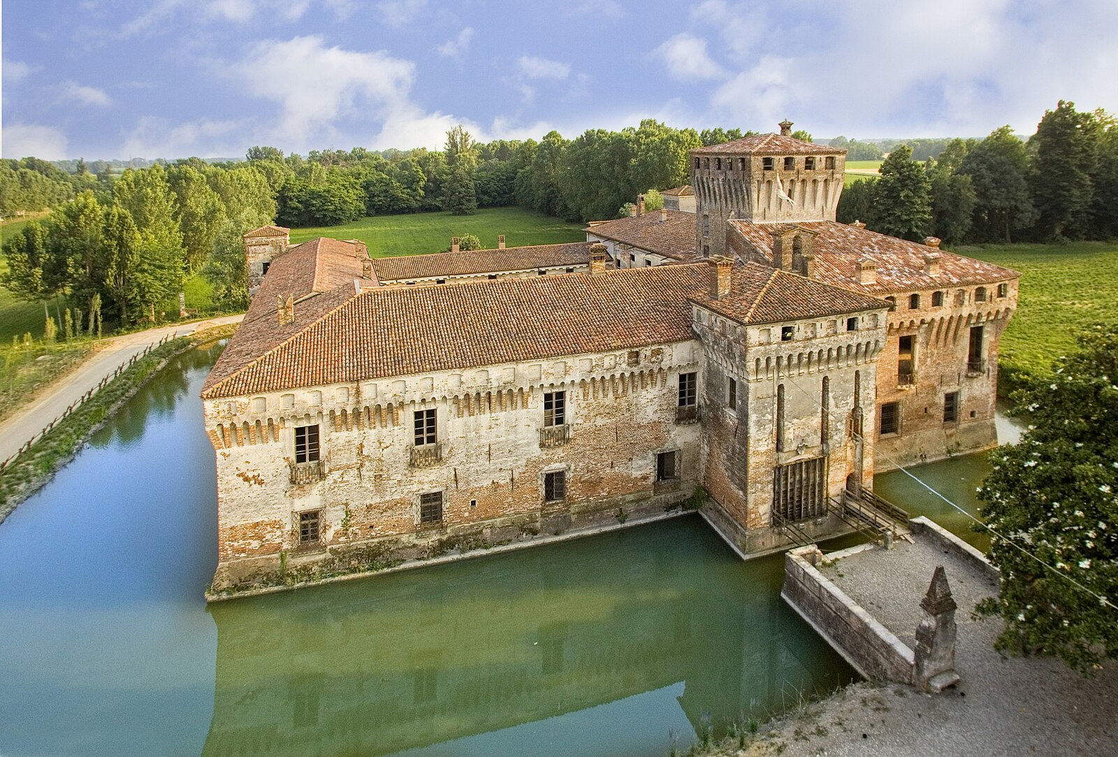 Le château de Padernello. Photo : Mercurioblu