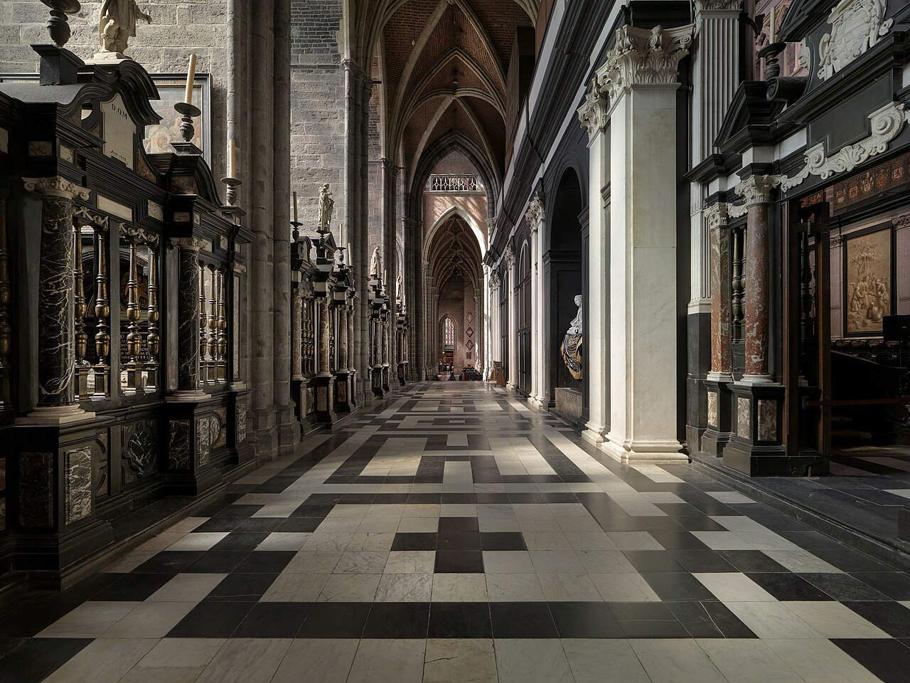 Il deambulatorio. Foto: Dominique Provost