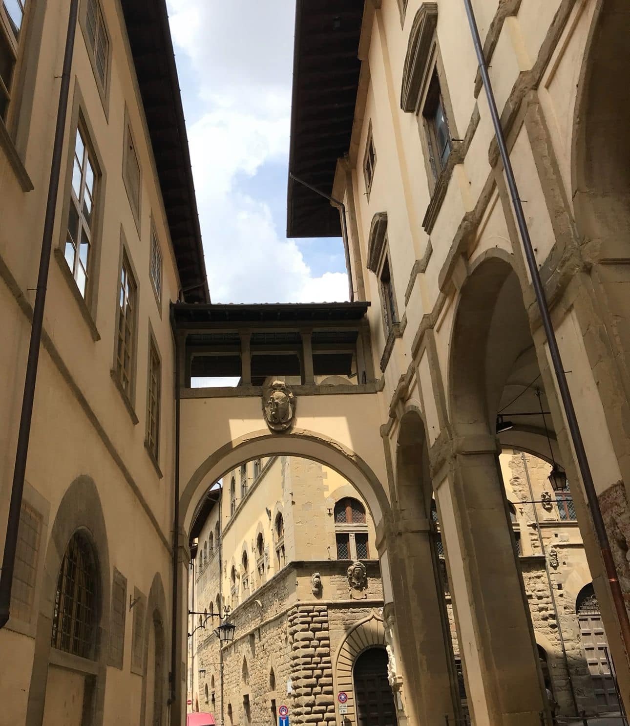 El Corredor de Vasari en Arezzo. Foto: Fraternita dei Laici El Corredor de Vasari en Arezzo. Foto: Fraternita dei Laici