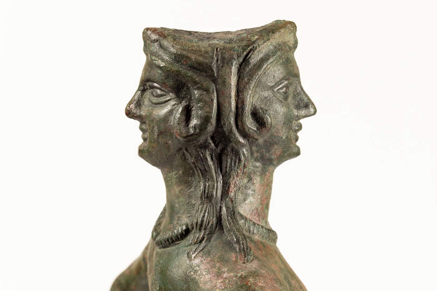 Culsans (primera mitad del siglo III a.C.; bronce, 30 cm; Cortona, MAEC - Museo dell'Accademia Etrusca e della Città di Cortona).