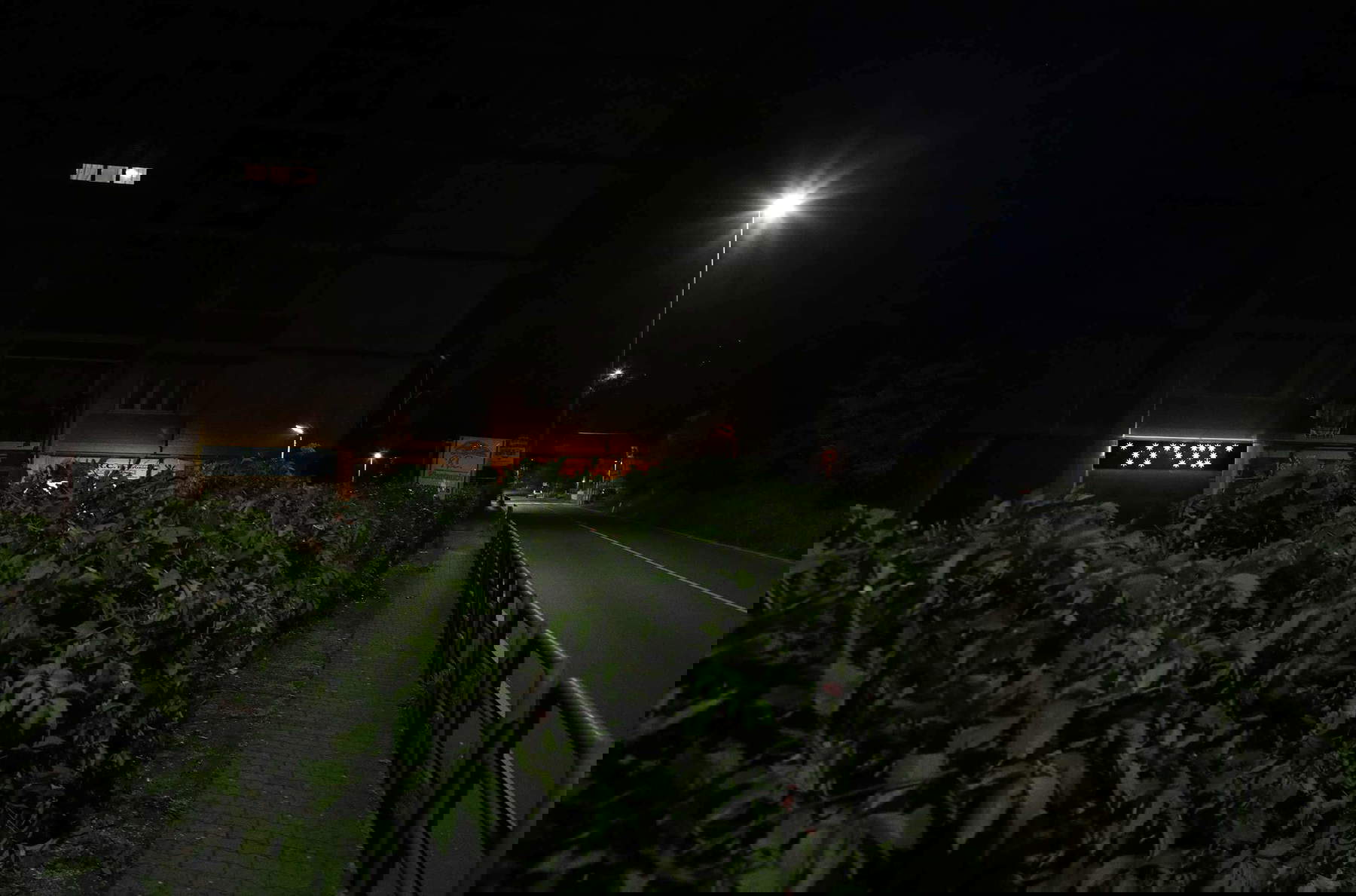 达尼埃莱-巴奇，La notte sperde le lontananze，为 Aurelia&rarr;SUD 项目创作的装置作品