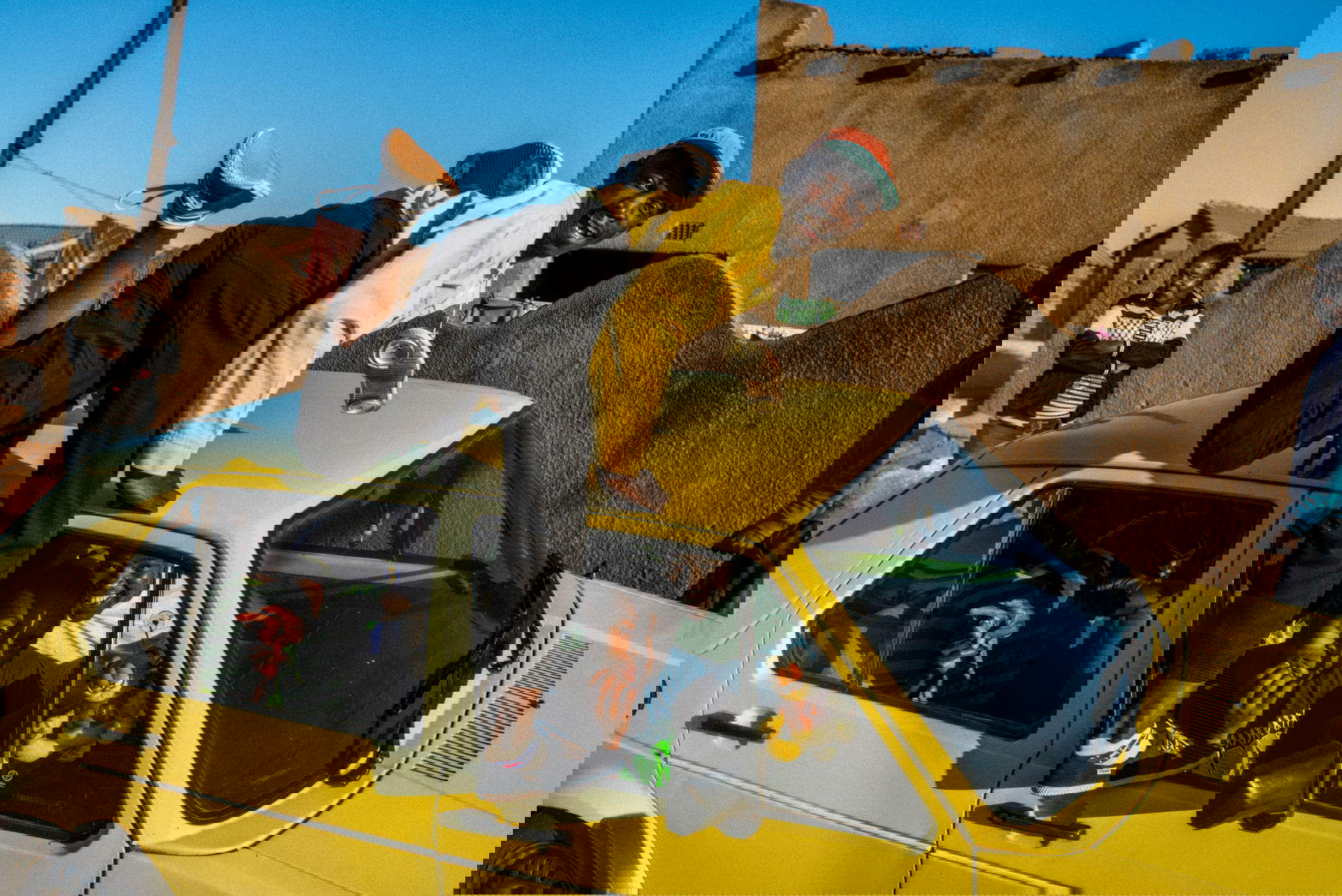 Daniele Tamagni Tembisa Revolution #3 (2012; stampa 2024) &copy; Daniele Tamagni, su concessione di Giordano Tamagni